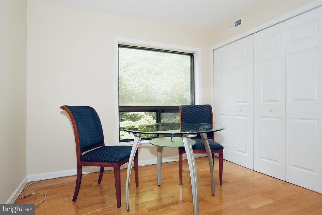 HYDE PARK - Residential