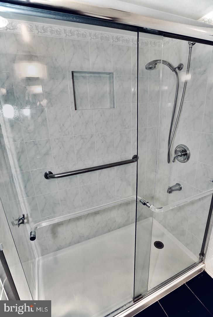 HYDE PARK - Residential