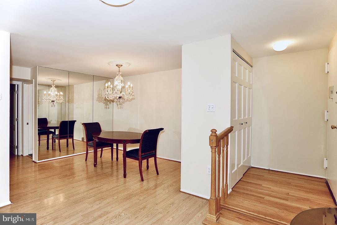 HYDE PARK - Residential