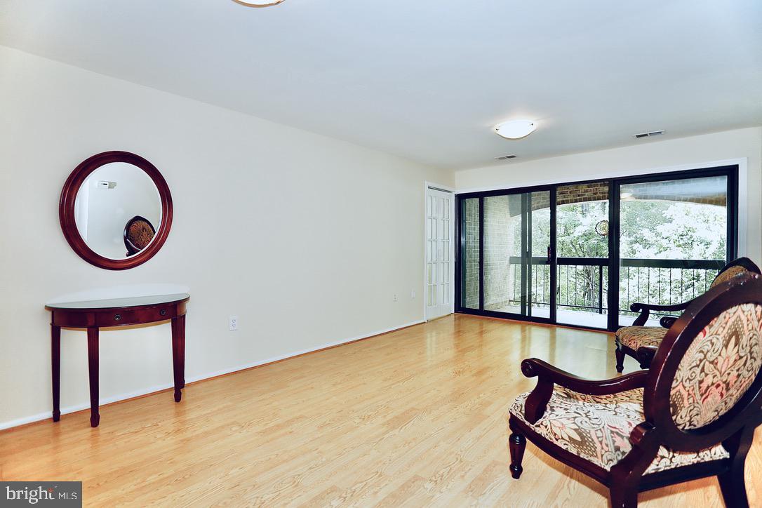 HYDE PARK - Residential