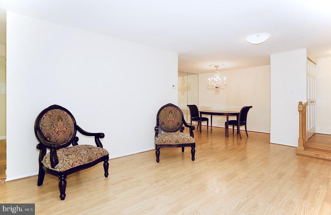 HYDE PARK - Residential