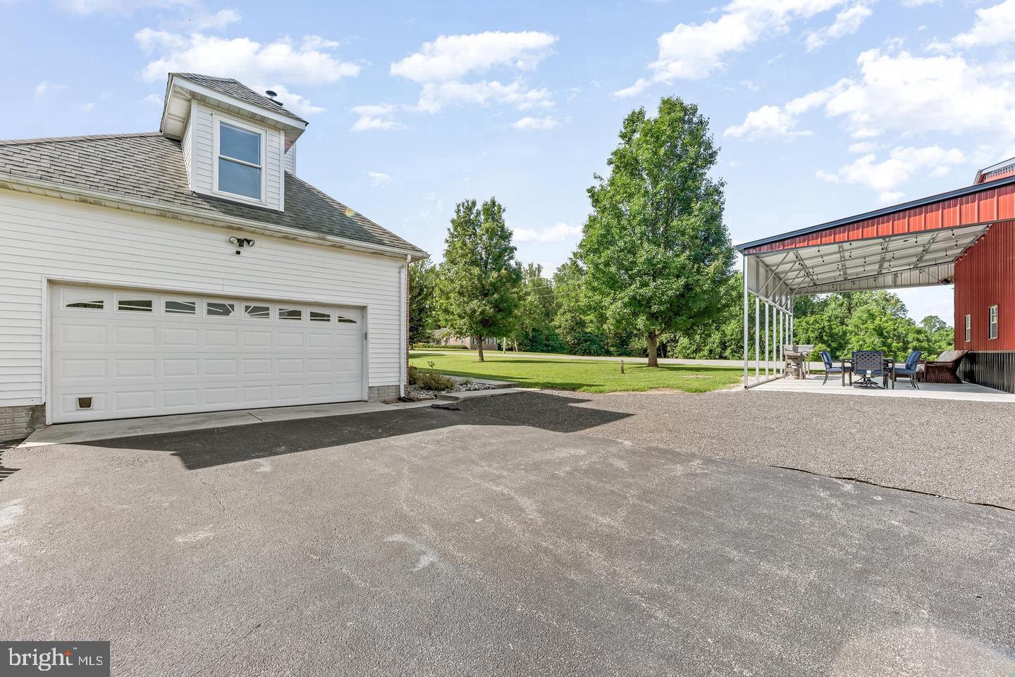 1601 MEADOW OAKS LANE
