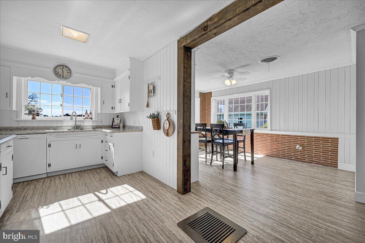 NEW OXFORD AREA - Residential