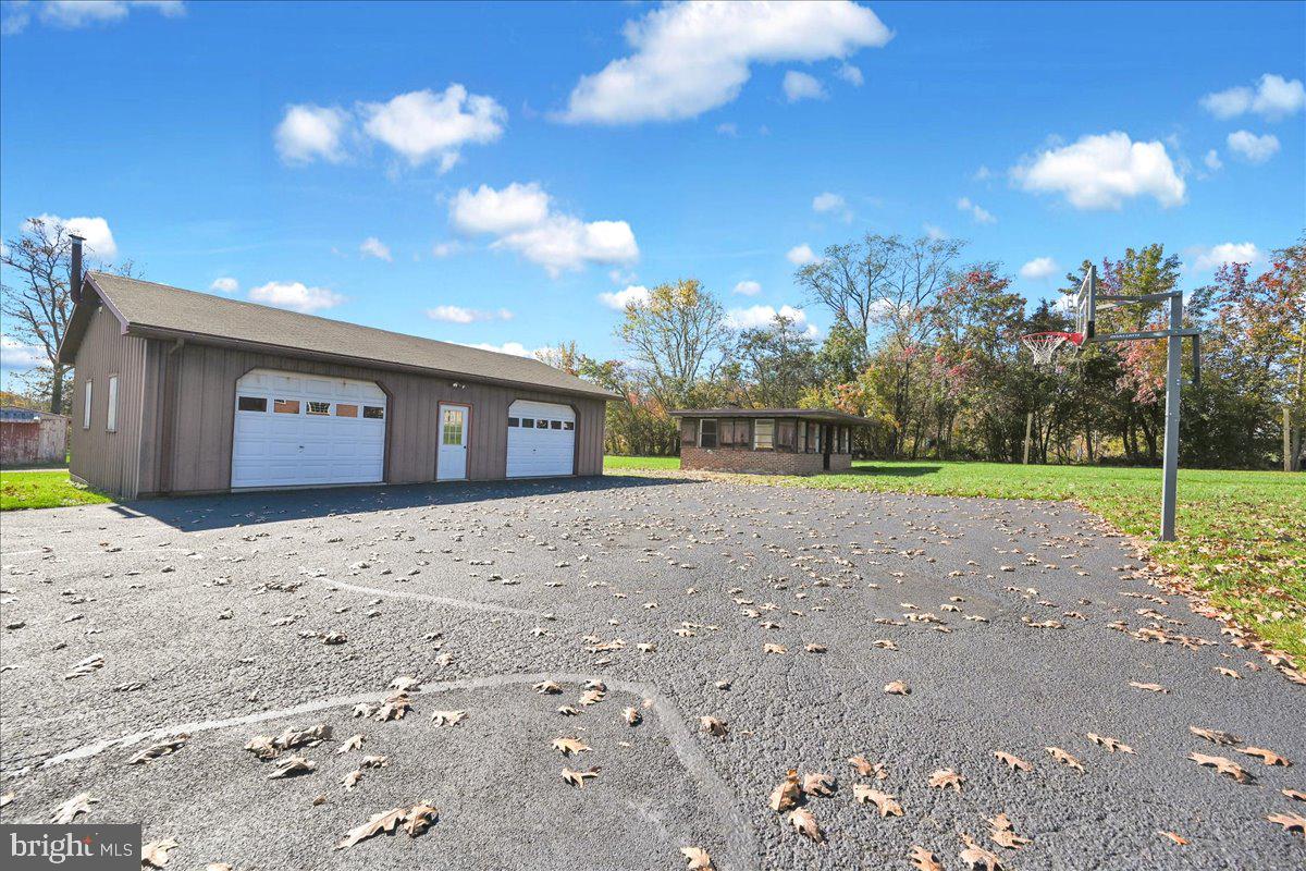 NEW OXFORD AREA - Residential