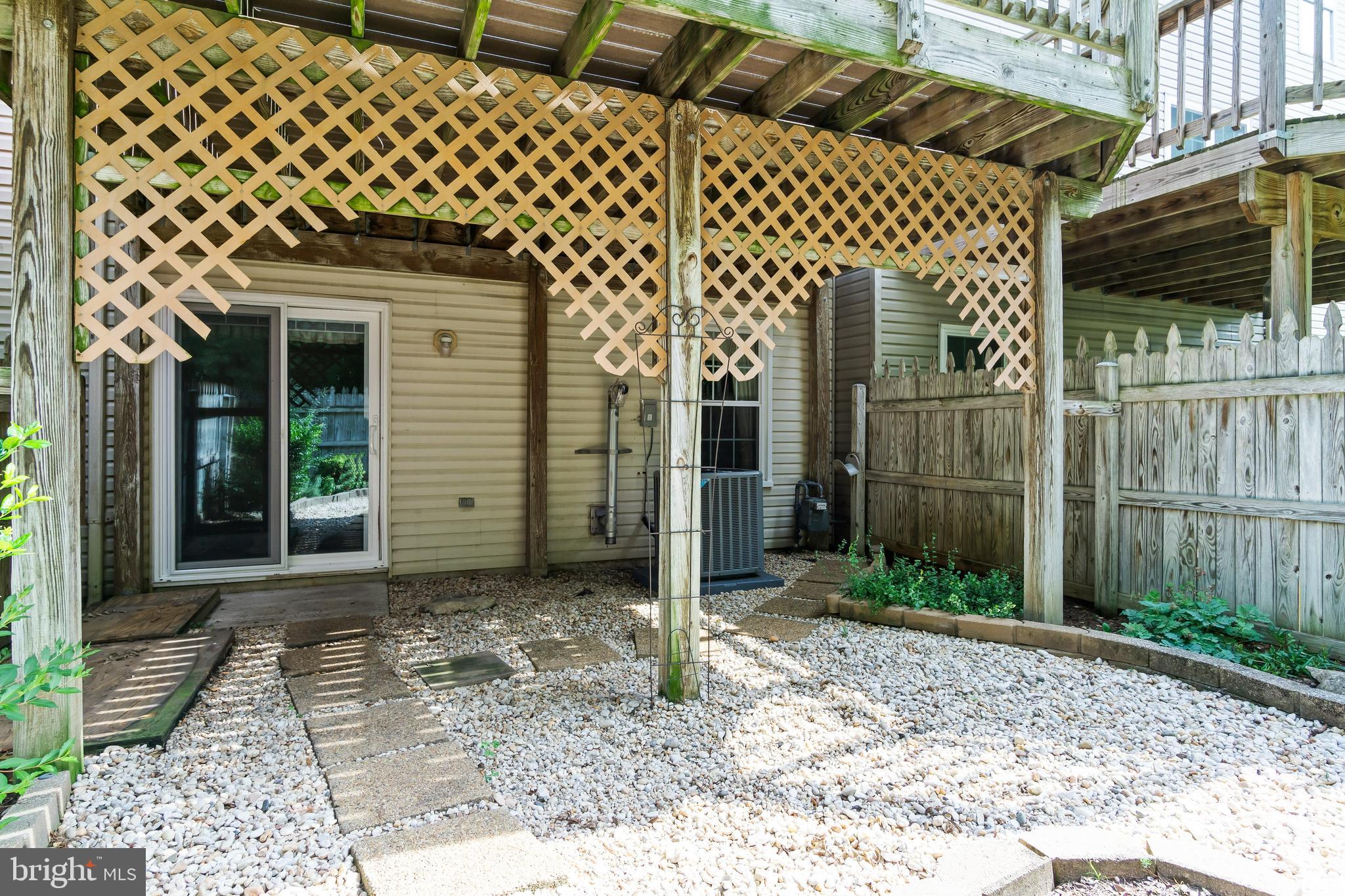 ROBINS GLENN - Residential