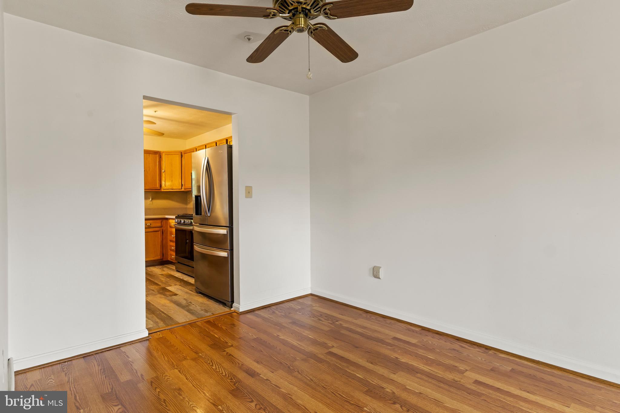 ROBINS GLENN - Residential