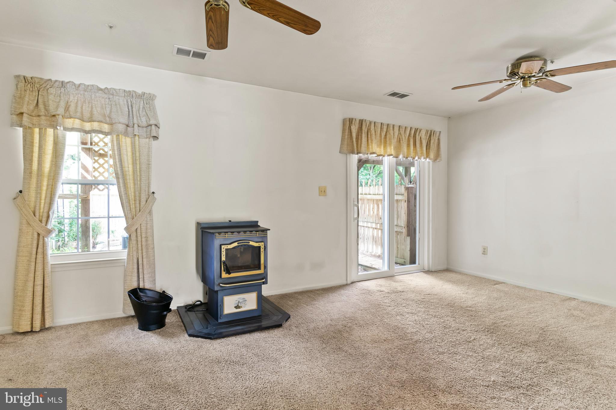 ROBINS GLENN - Residential