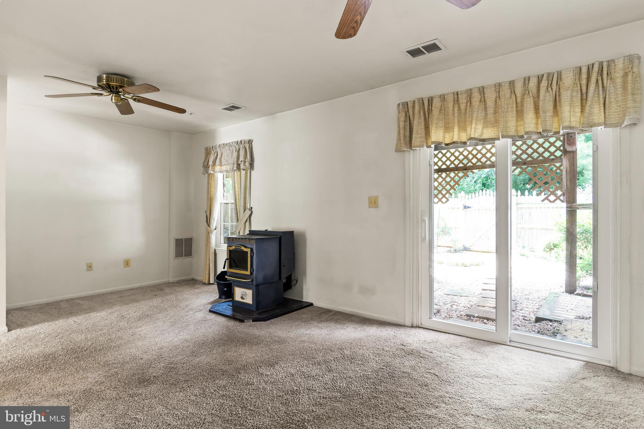 ROBINS GLENN - Residential