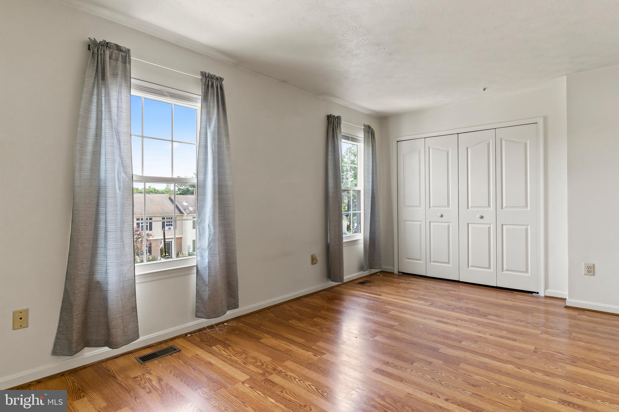 ROBINS GLENN - Residential