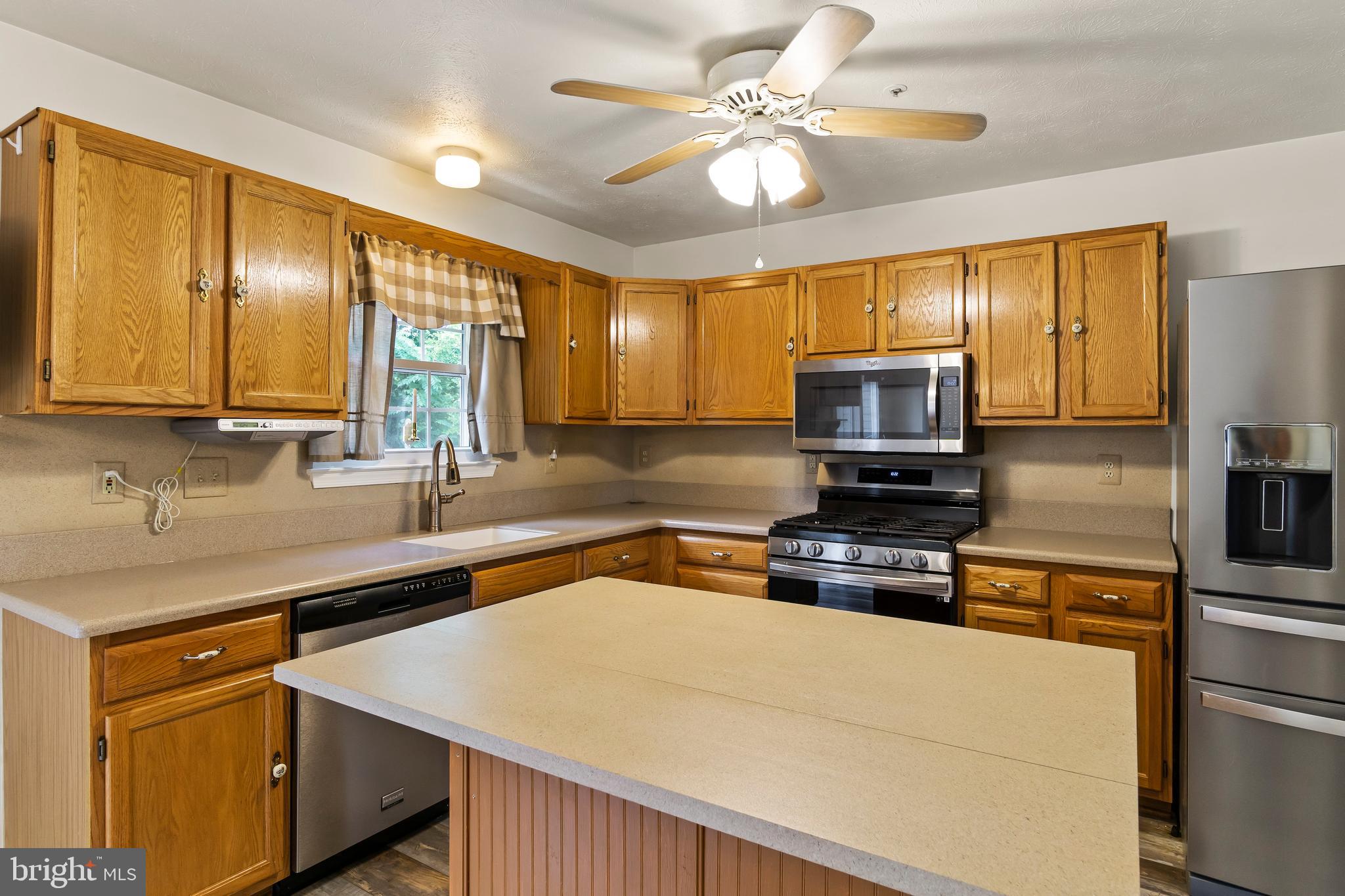 ROBINS GLENN - Residential