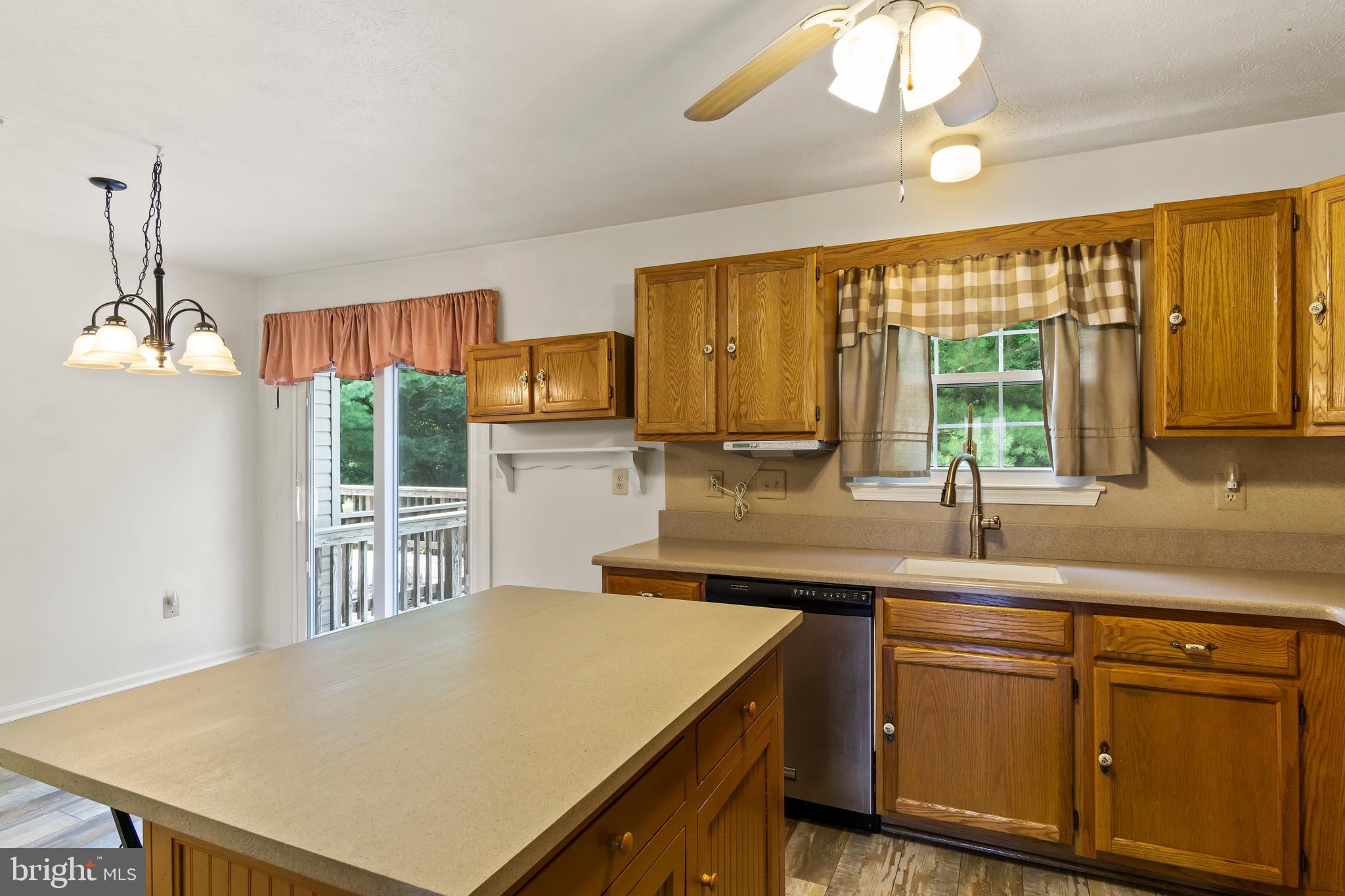 ROBINS GLENN - Residential