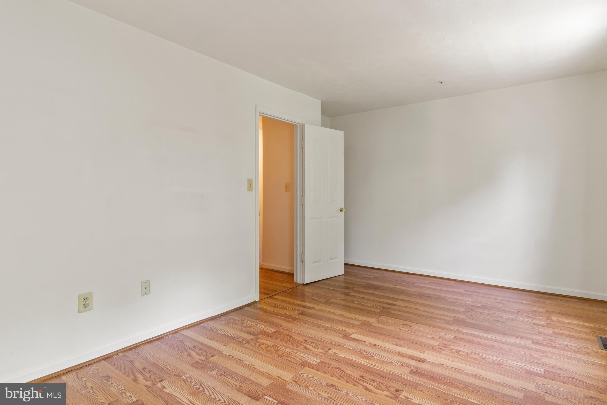 ROBINS GLENN - Residential