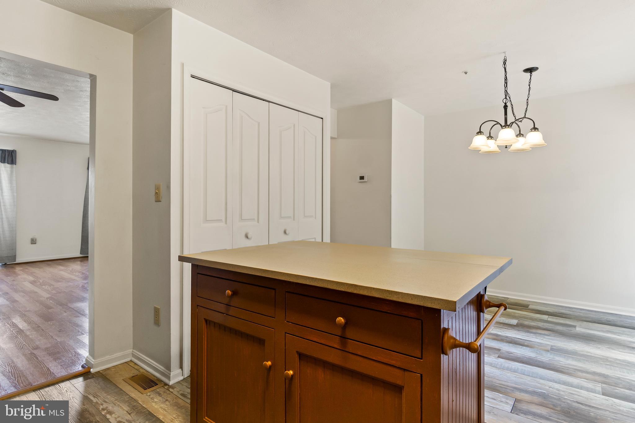 ROBINS GLENN - Residential