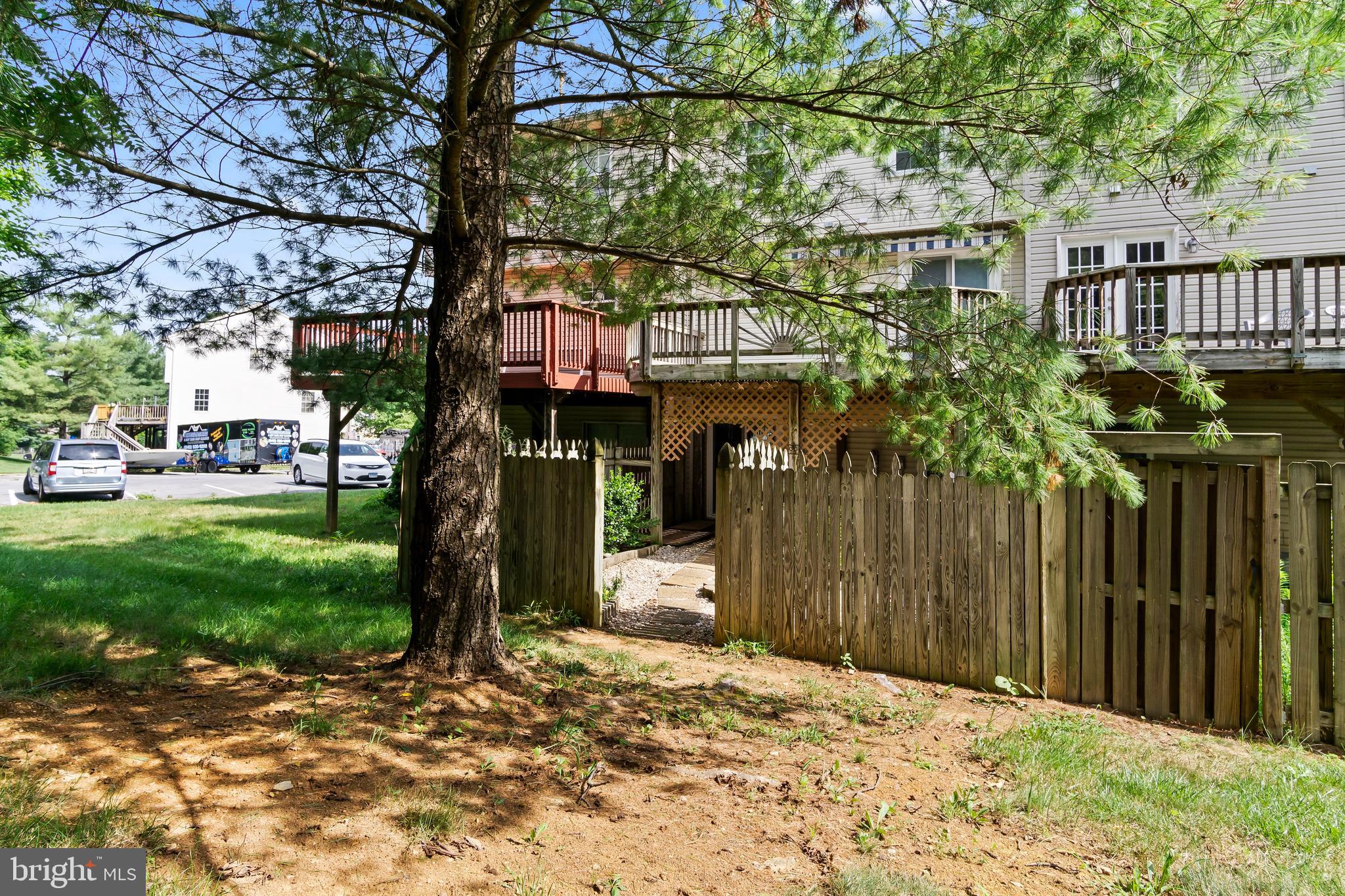 ROBINS GLENN - Residential