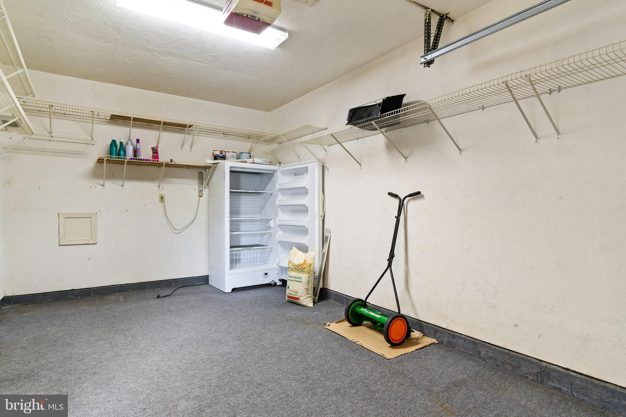 ROBINS GLENN - Residential