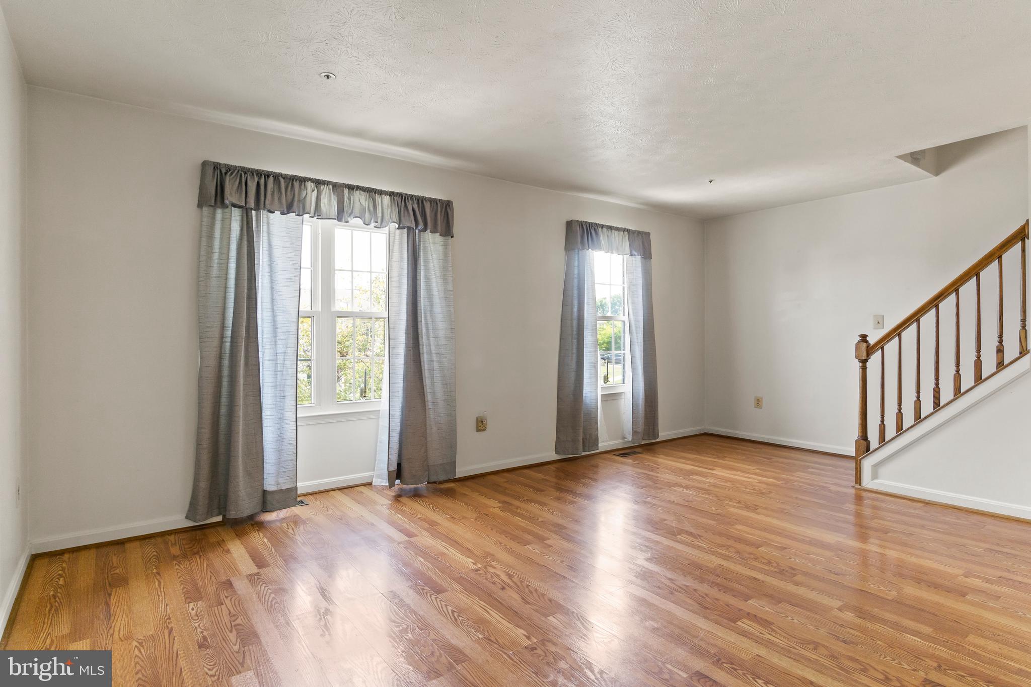 ROBINS GLENN - Residential