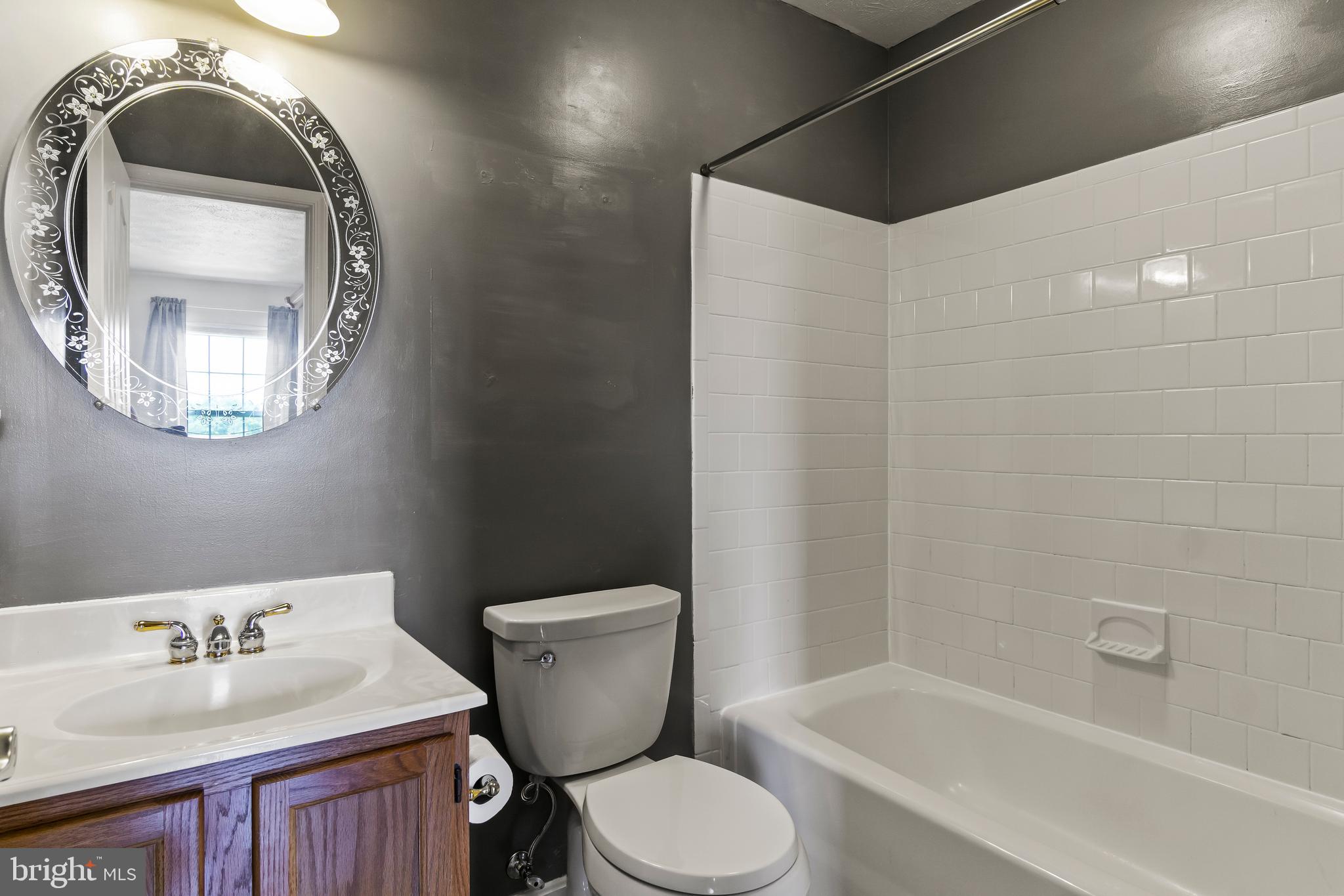 ROBINS GLENN - Residential