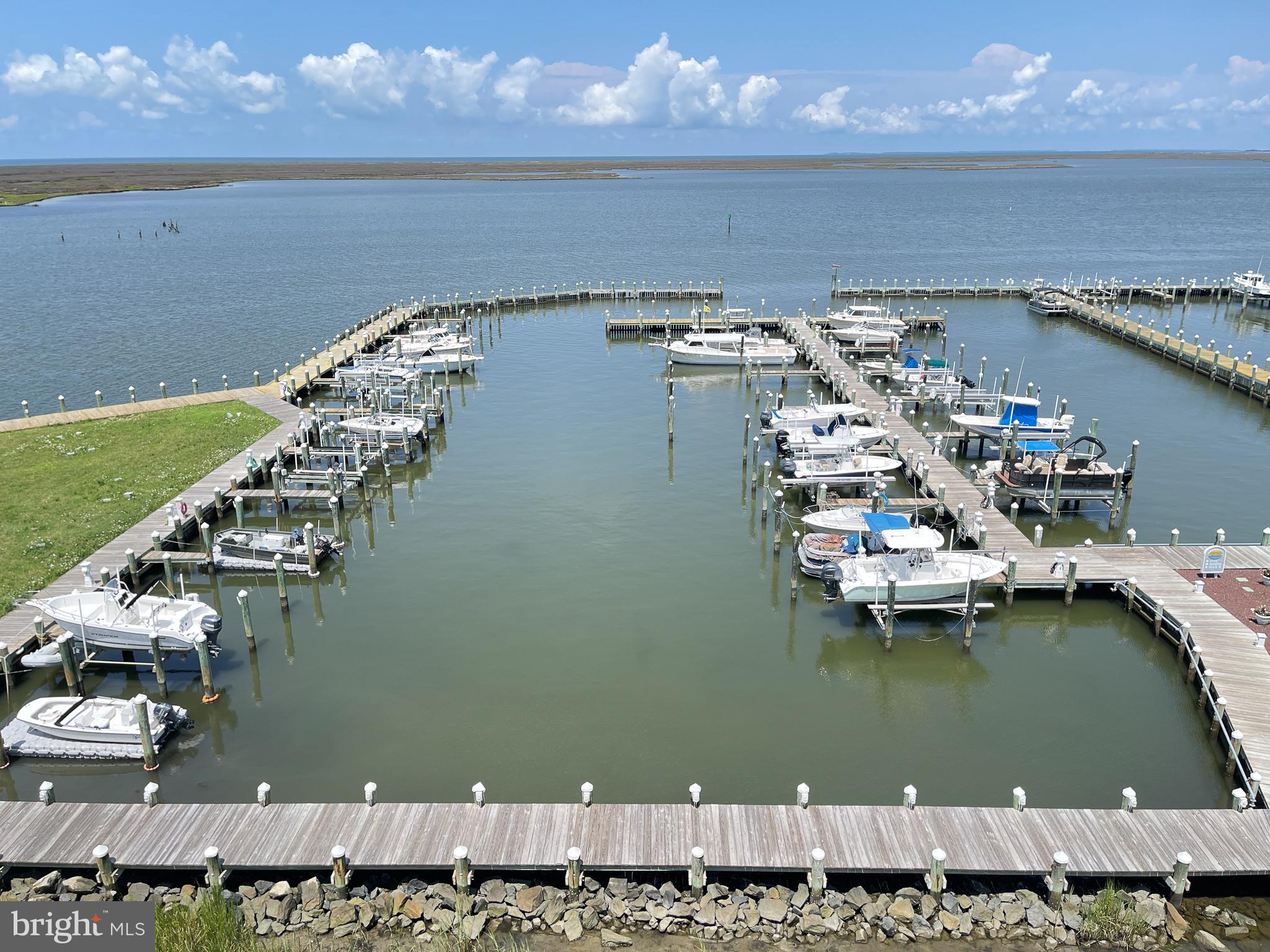 HARBOUR LIGHT CONDOS - Residential