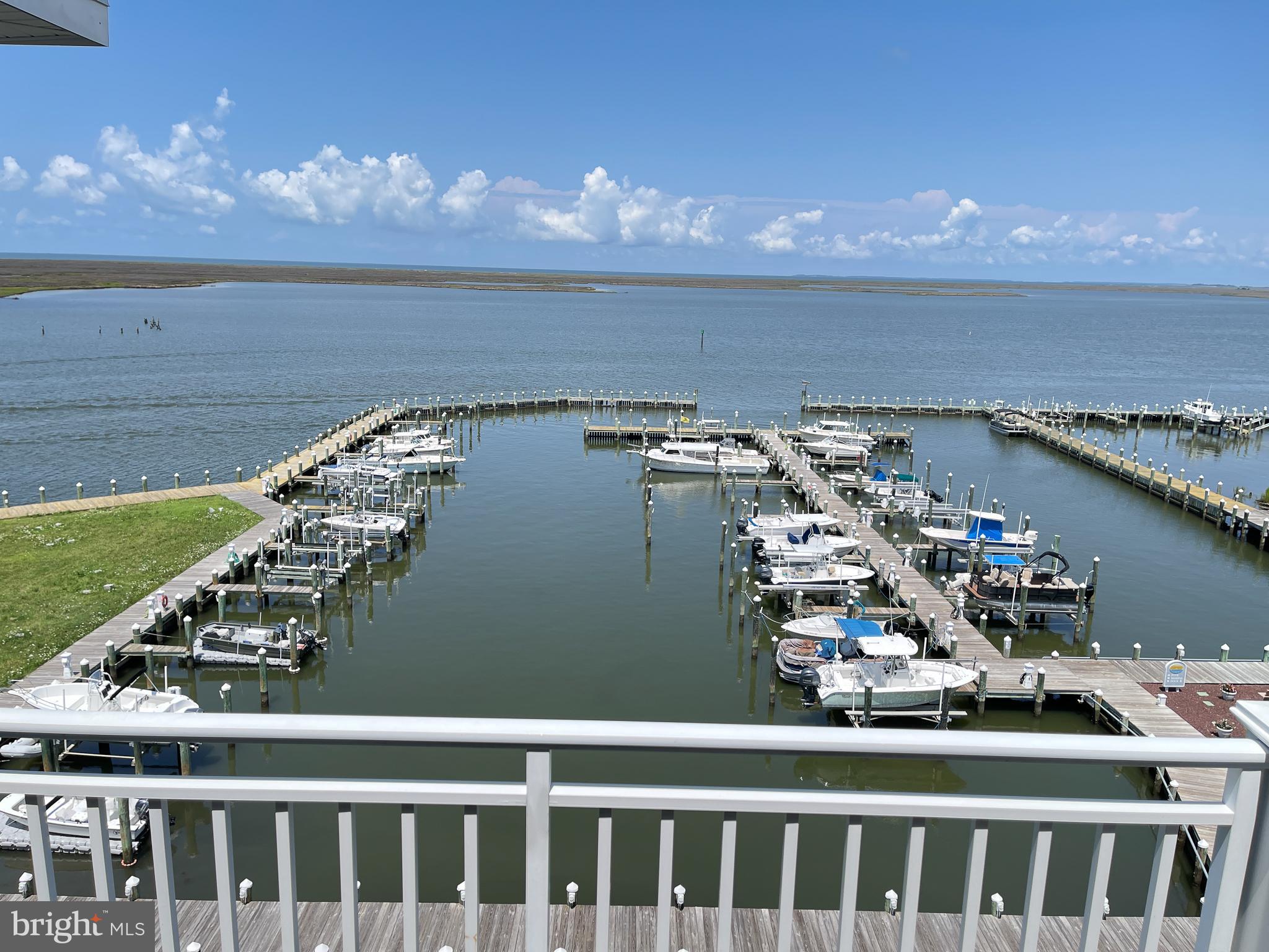 HARBOUR LIGHT CONDOS - Residential