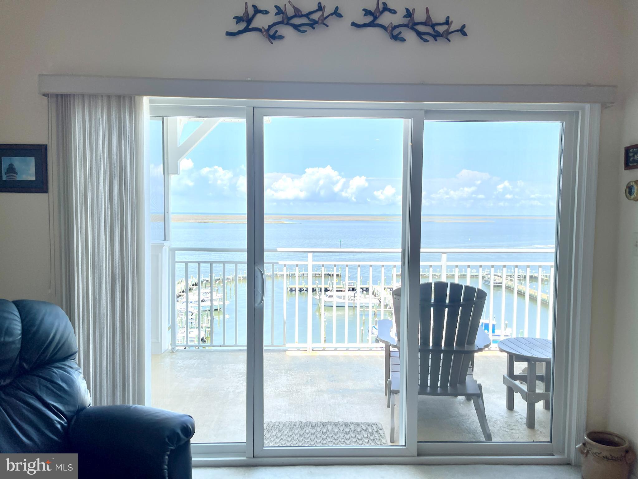 HARBOUR LIGHT CONDOS - Residential