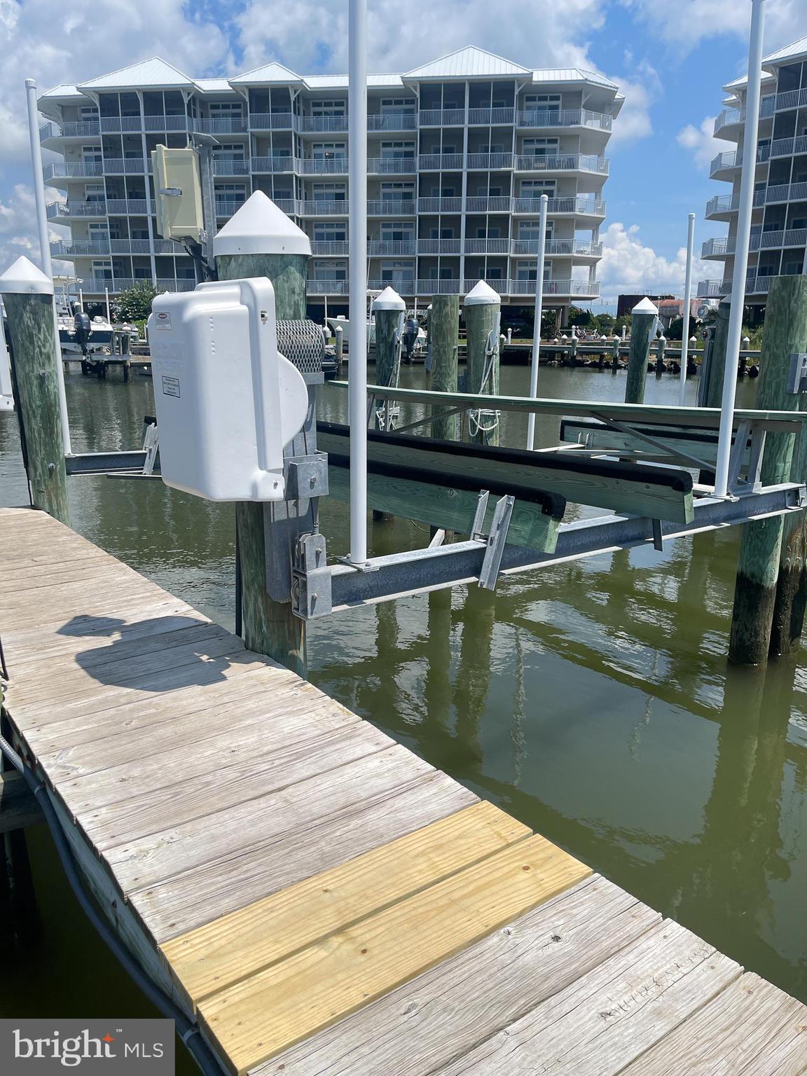 HARBOUR LIGHT CONDOS - Residential