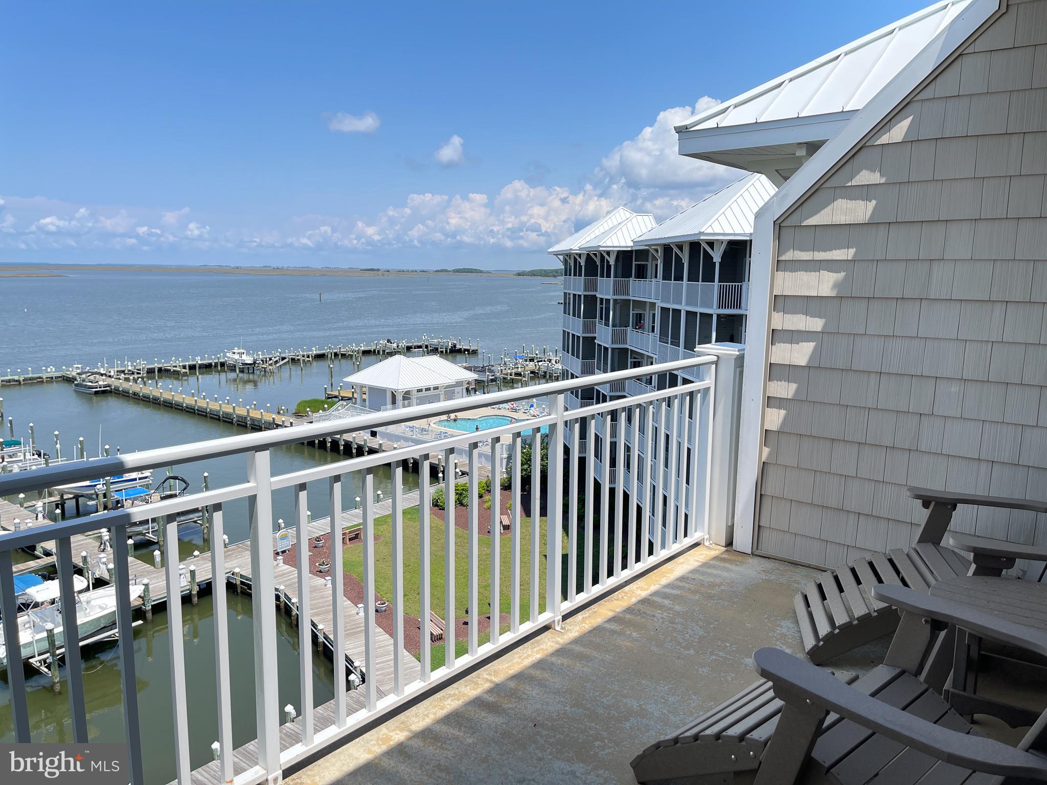 HARBOUR LIGHT CONDOS - Residential