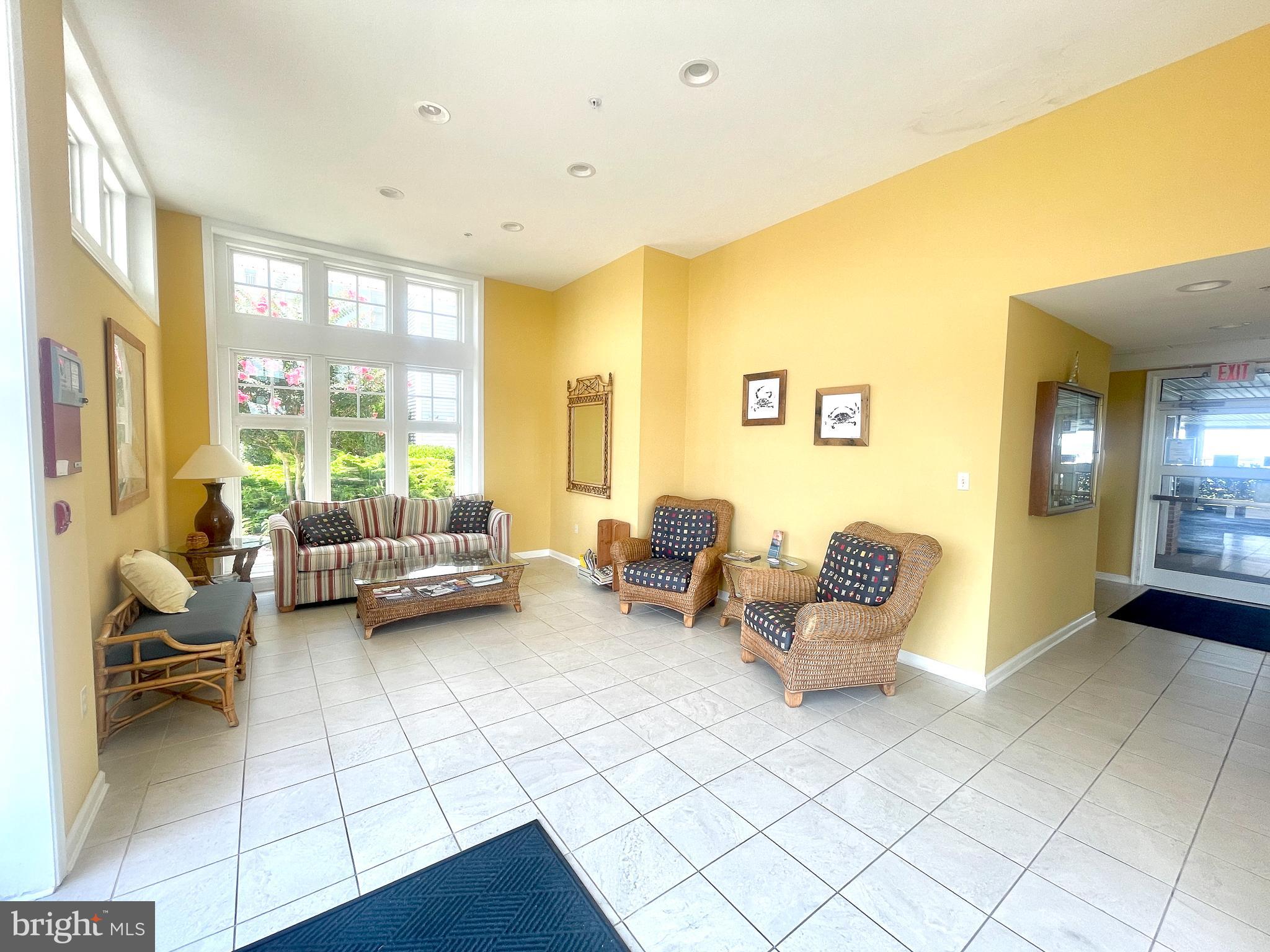 HARBOUR LIGHT CONDOS - Residential