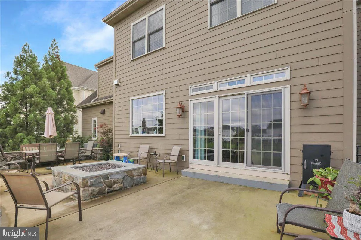 Lititz, Pennsylvania 17543, United States, 4 Bedrooms Bedrooms, ,4 BathroomsBathrooms,Residential,Active,156089