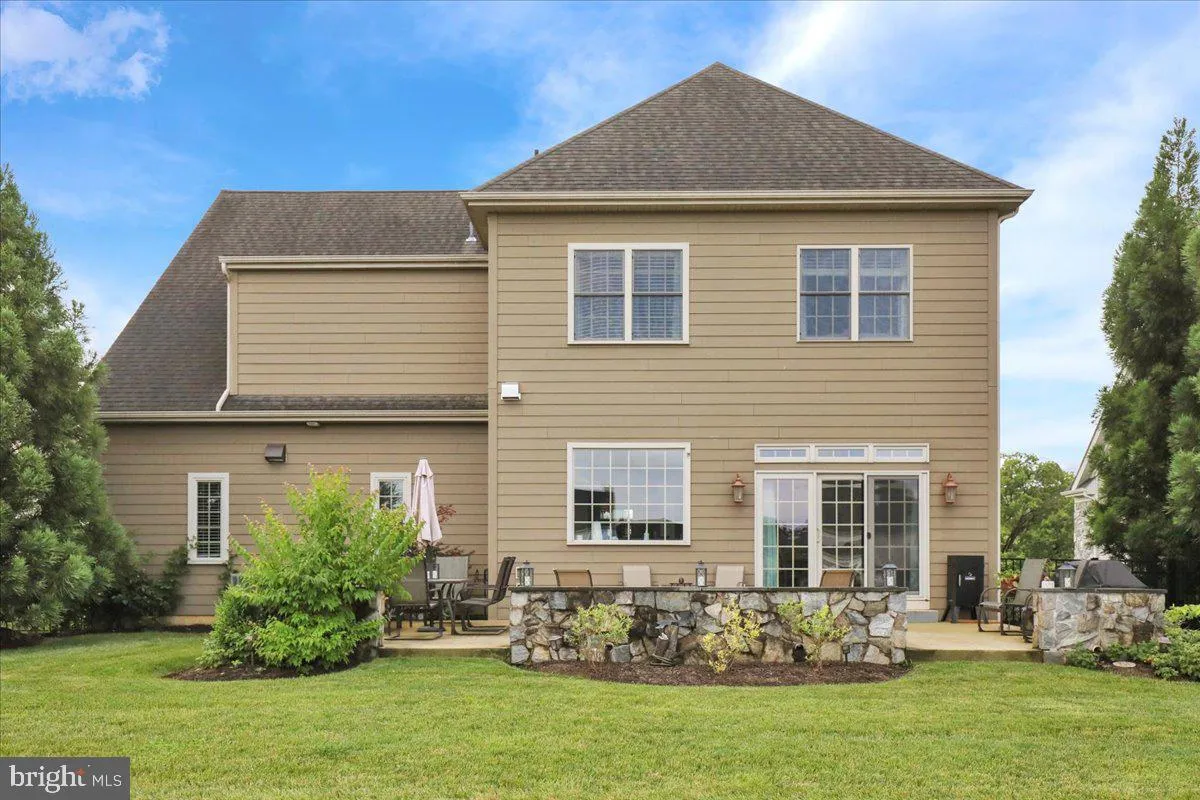 Lititz, Pennsylvania 17543, United States, 4 Bedrooms Bedrooms, ,4 BathroomsBathrooms,Residential,Active,156089