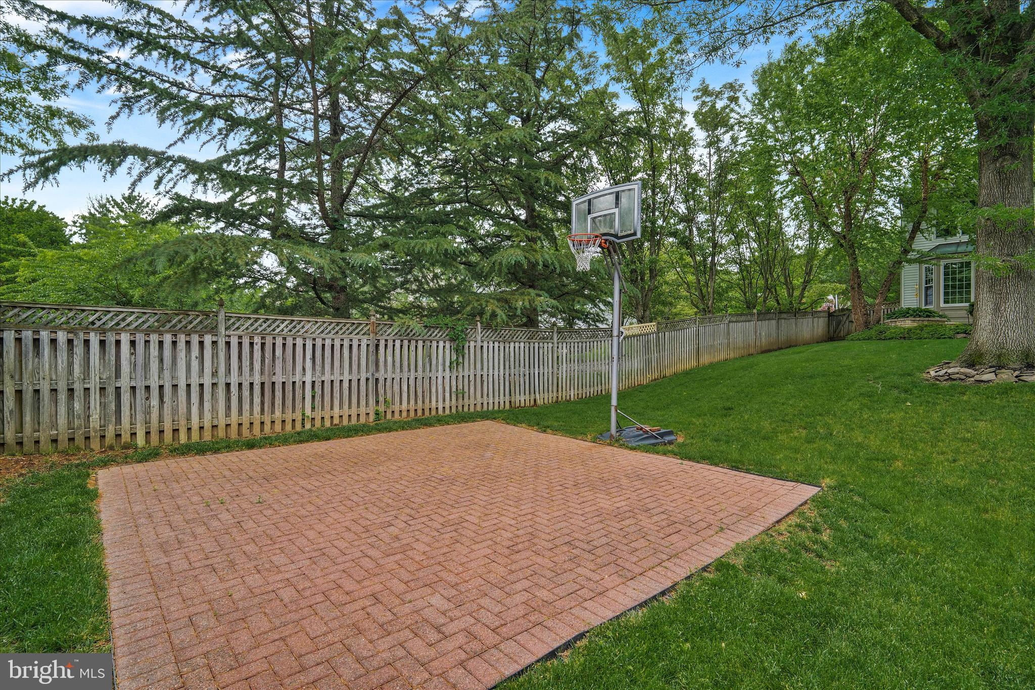 MONTGOMERY MEADOWS - Residential