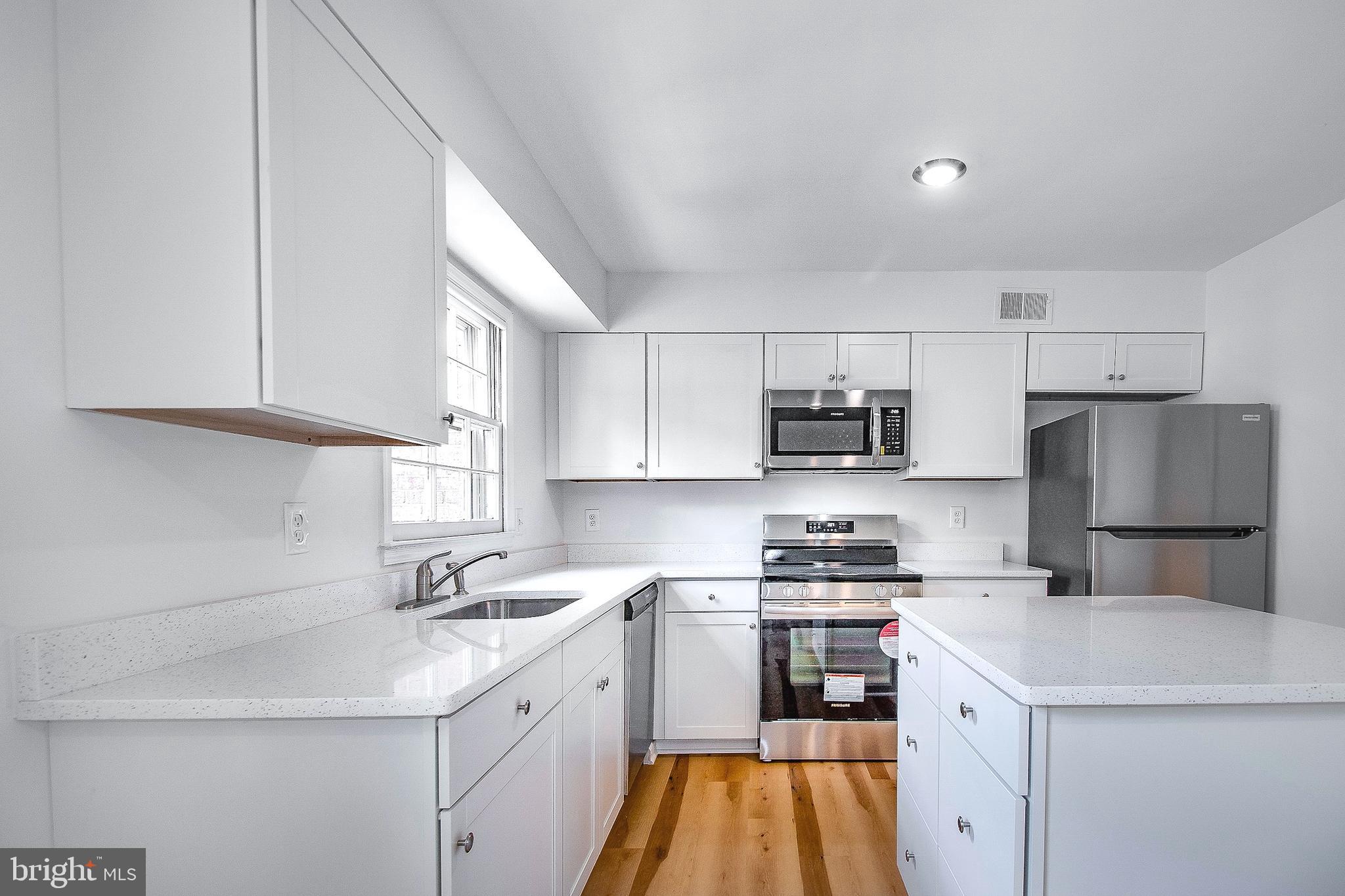 ROYAL COURT - Residential Lease