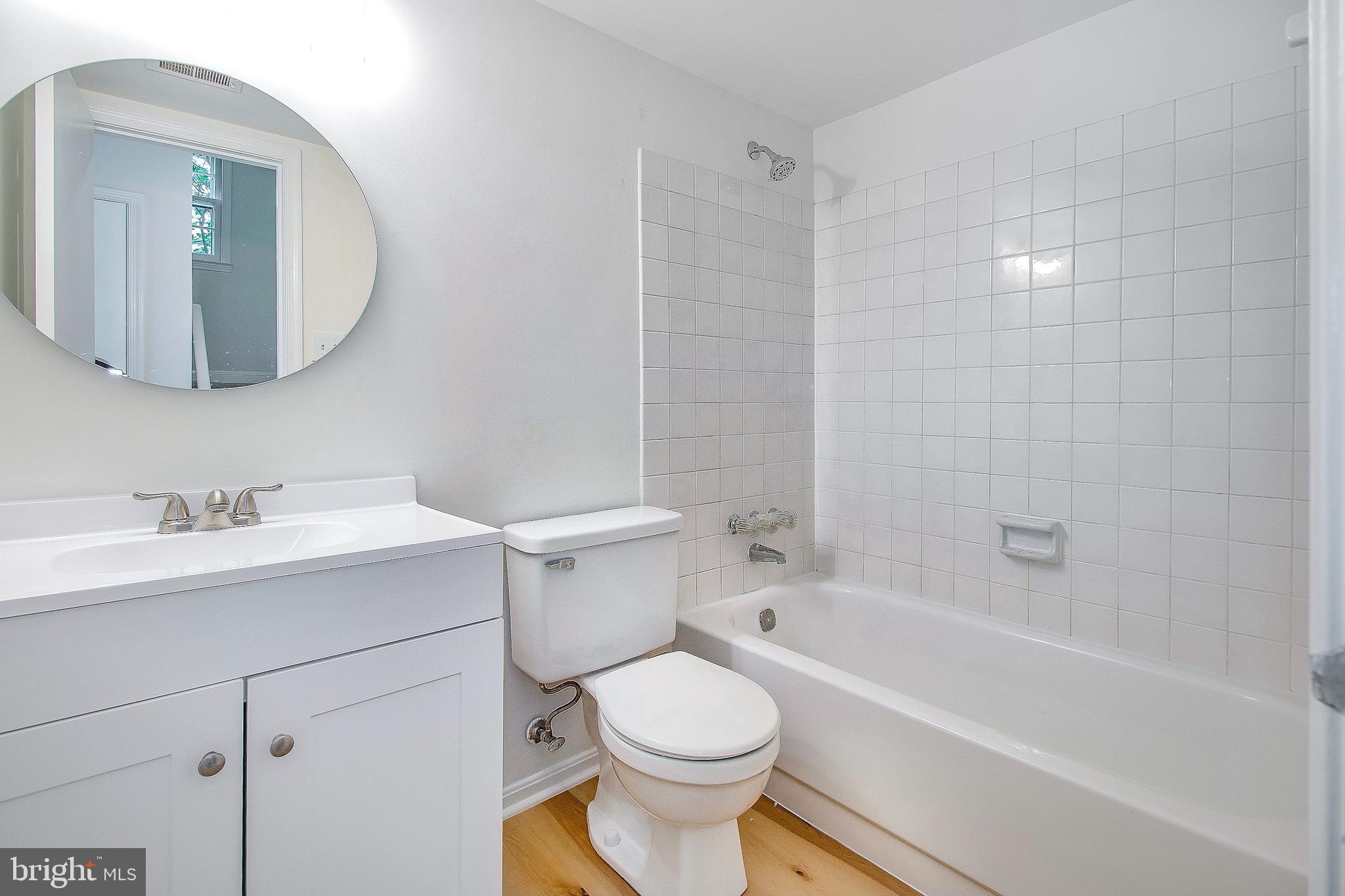 ROYAL COURT - Residential Lease