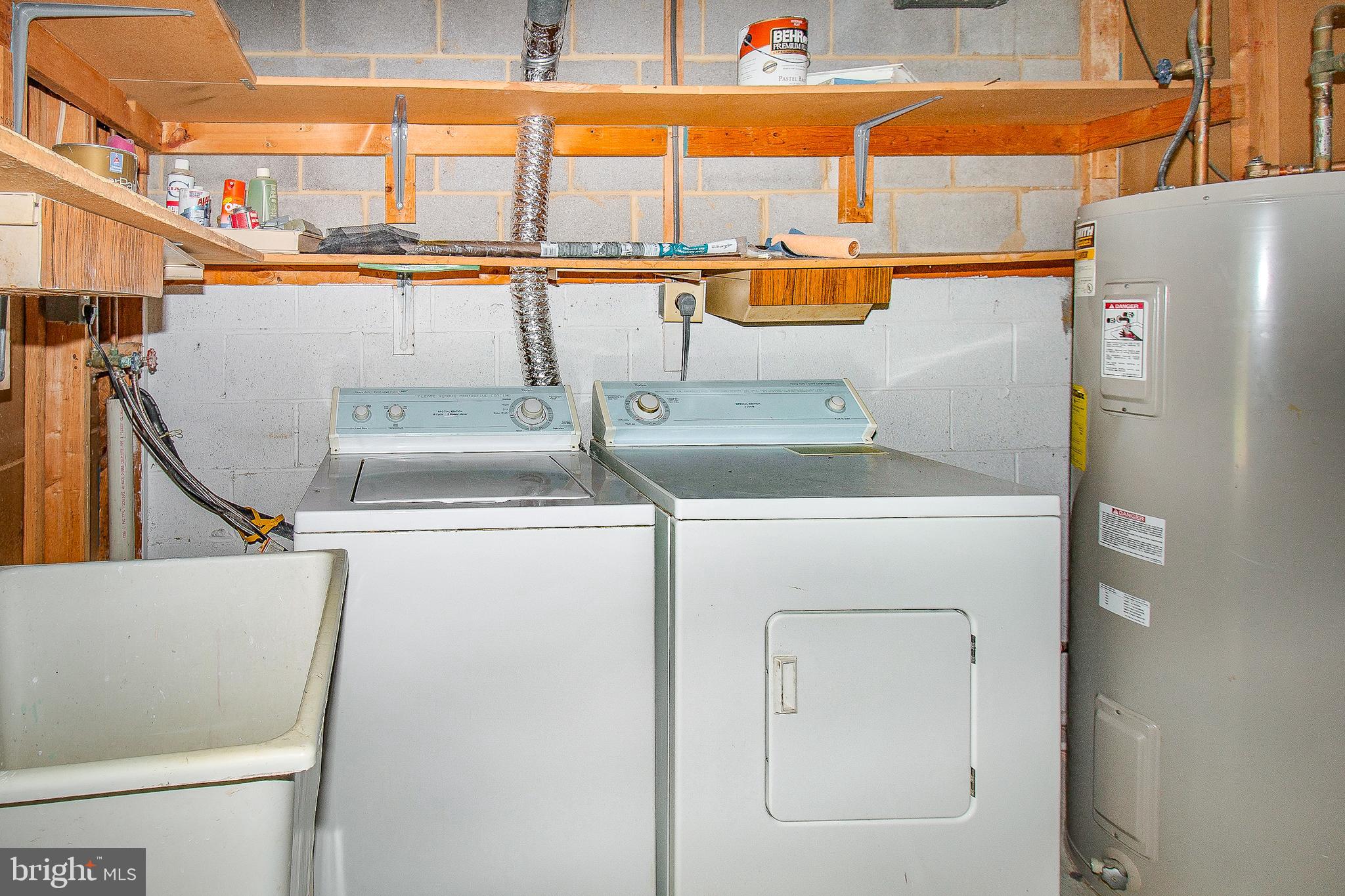 ROYAL COURT - Residential Lease