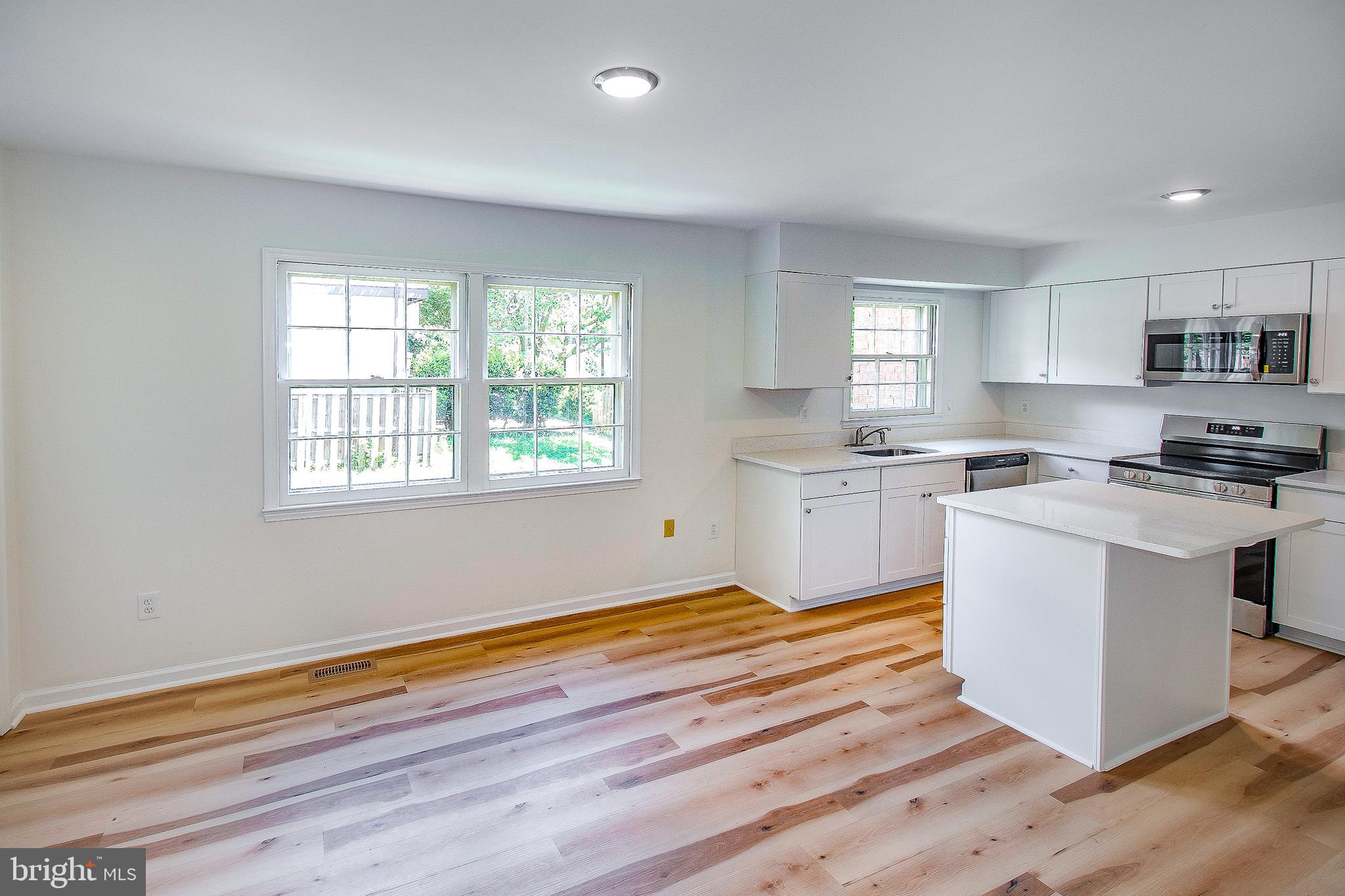 ROYAL COURT - Residential Lease