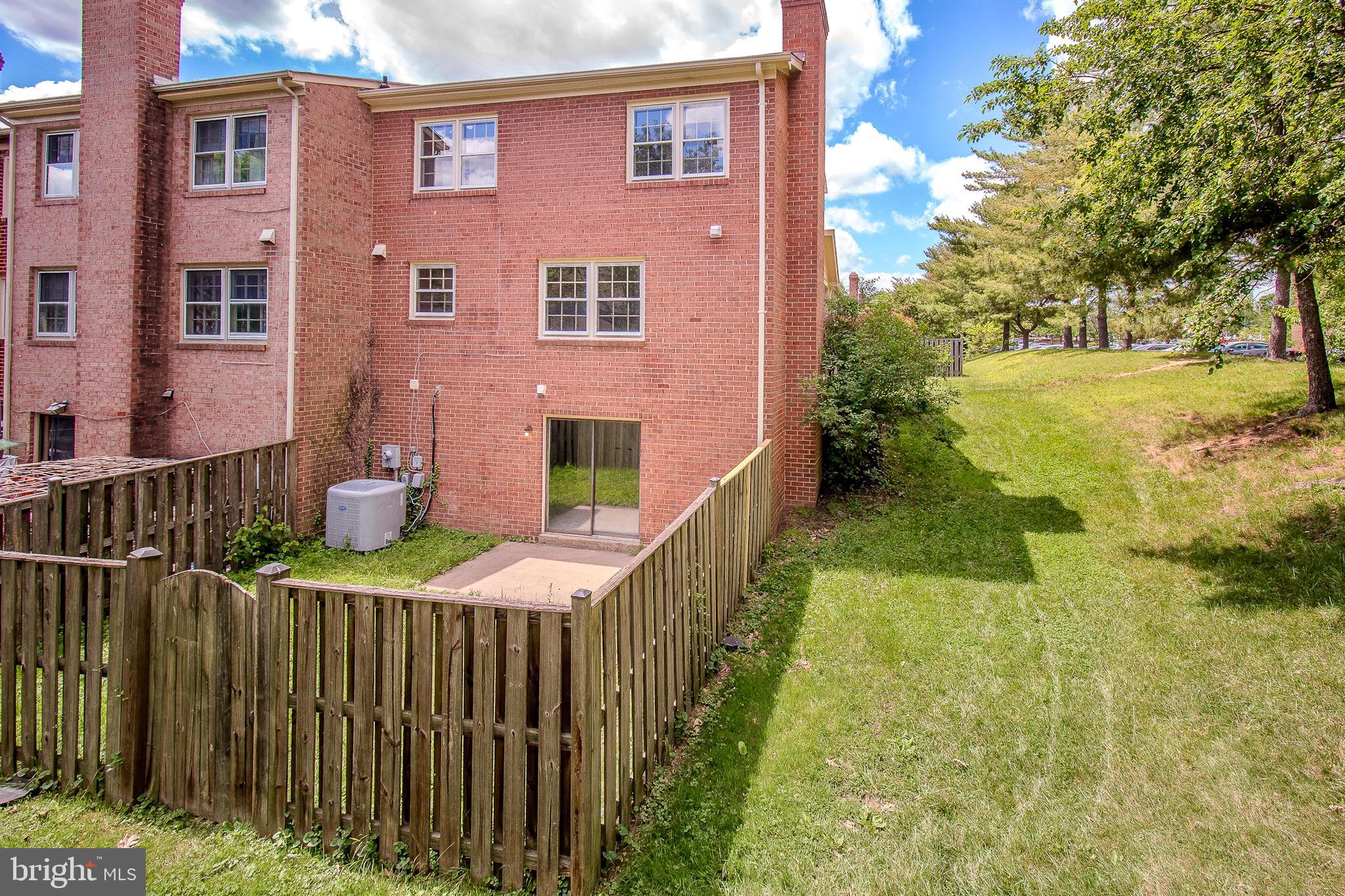 ROYAL COURT - Residential Lease