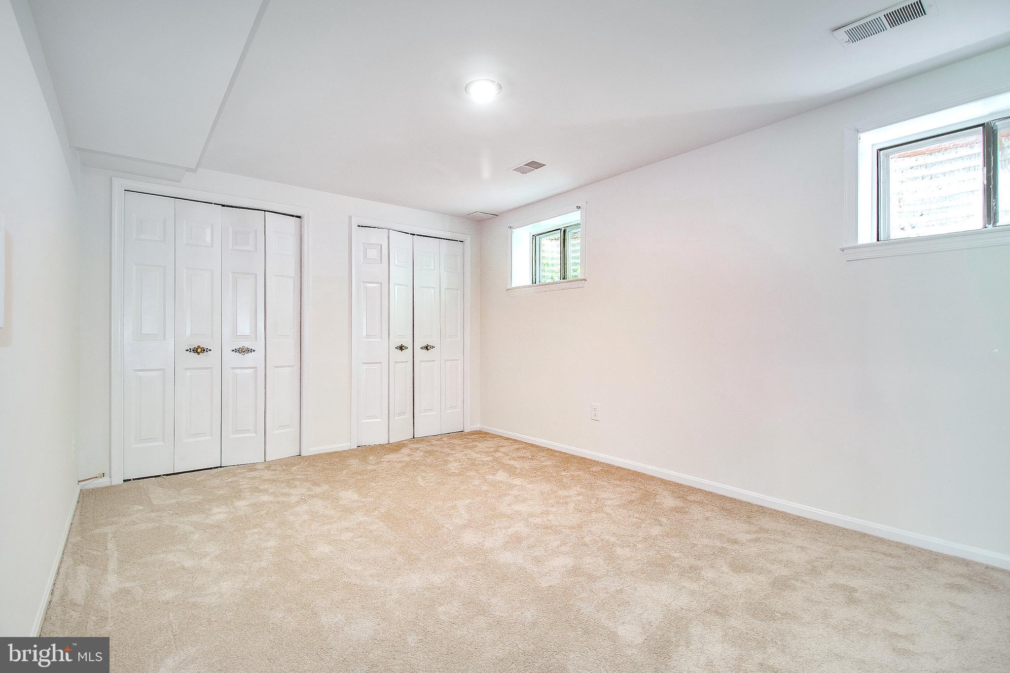 ROYAL COURT - Residential Lease