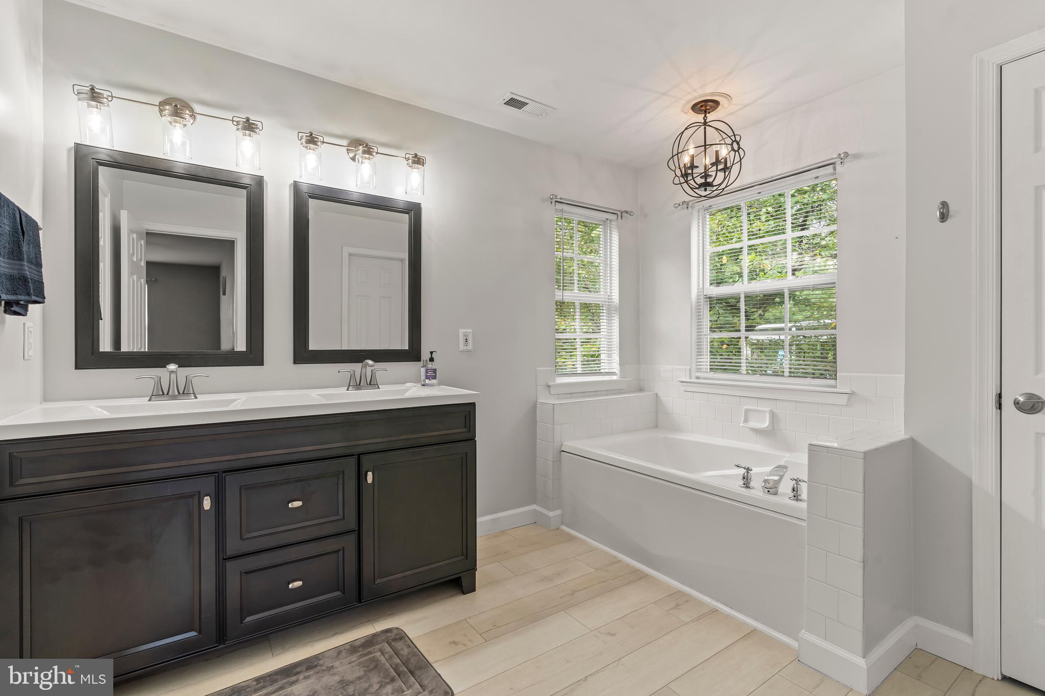 FOXLEIGH MEADOWS - Residential