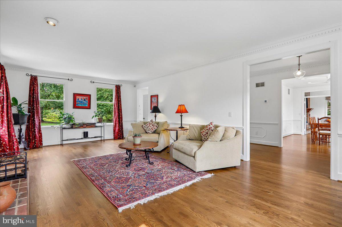 1904 MASON HILL DRIVE