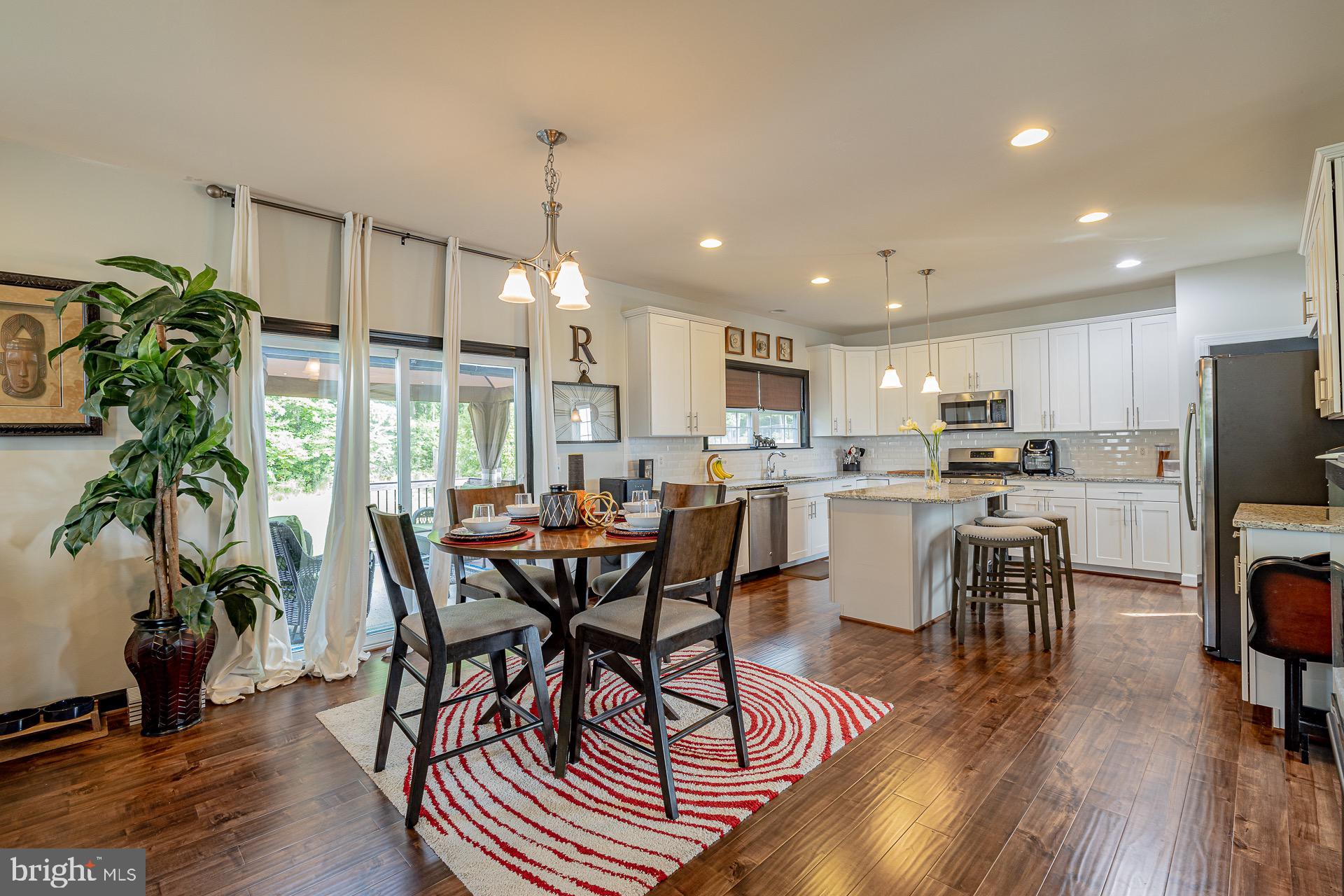 EAGLES POINTE - Residential
