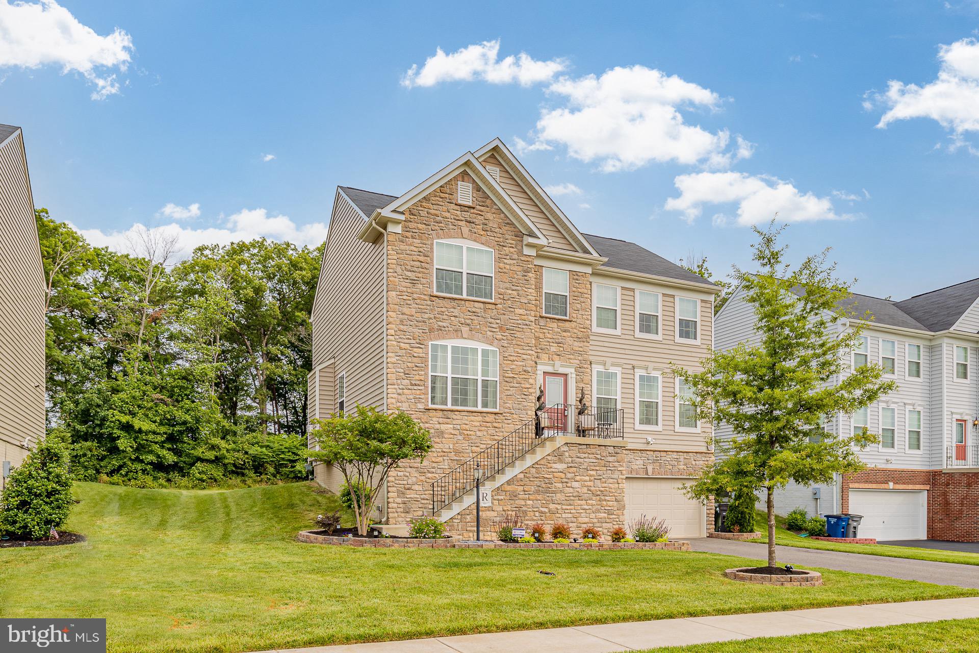 EAGLES POINTE - Residential