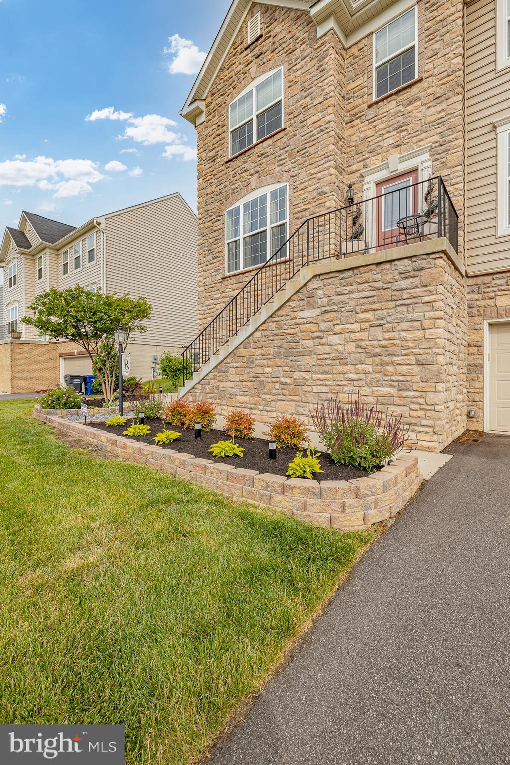 EAGLES POINTE - Residential