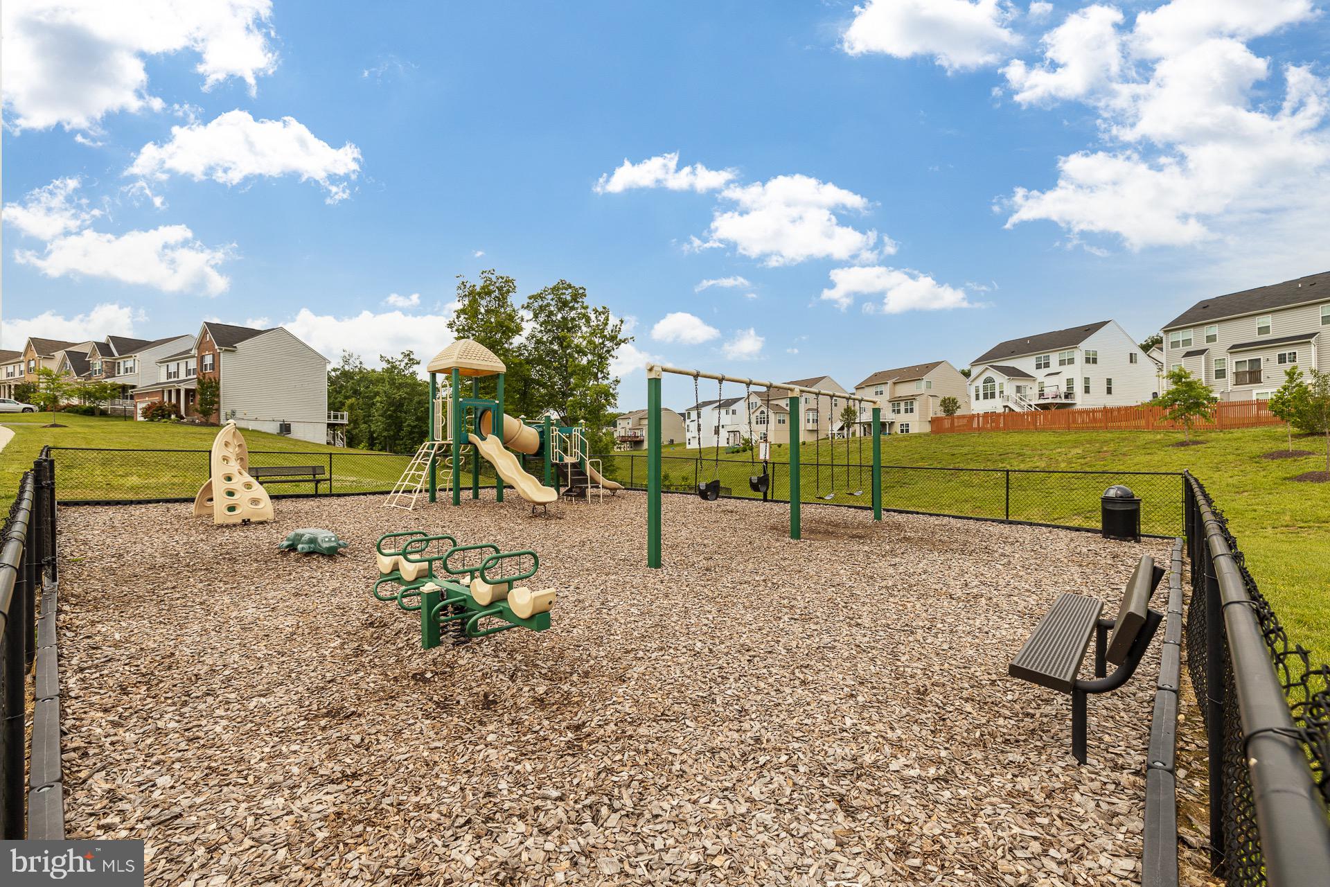 EAGLES POINTE - Residential