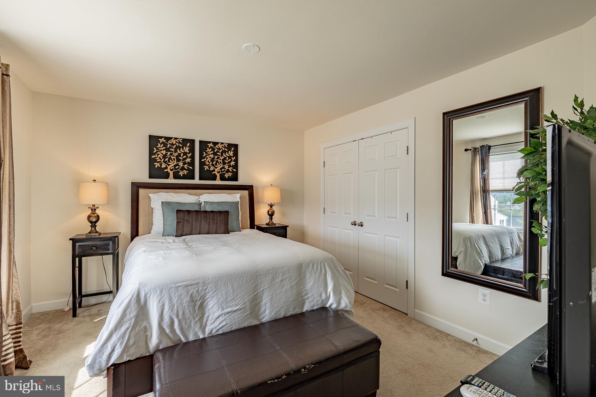 EAGLES POINTE - Residential