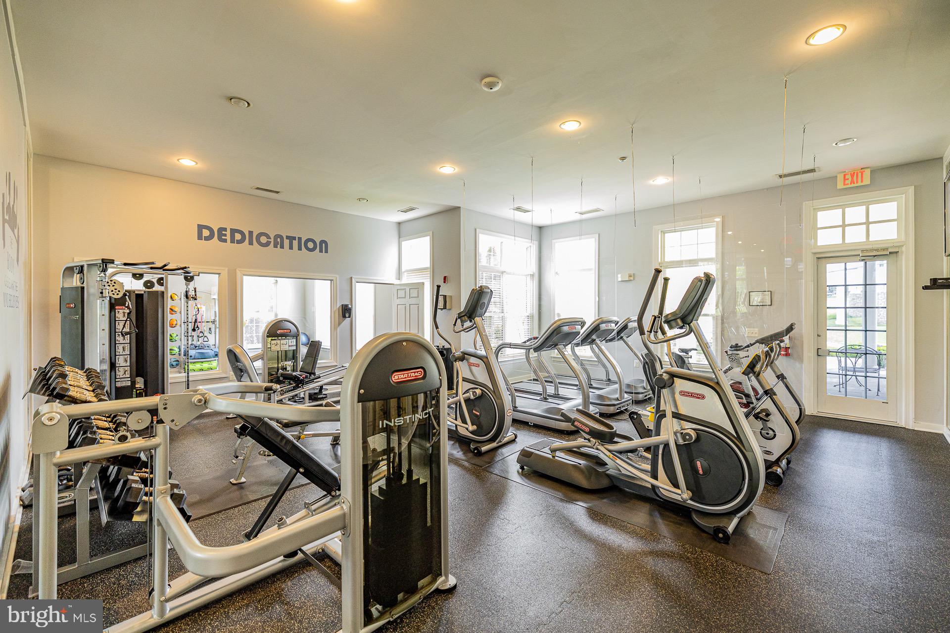 EAGLES POINTE - Residential