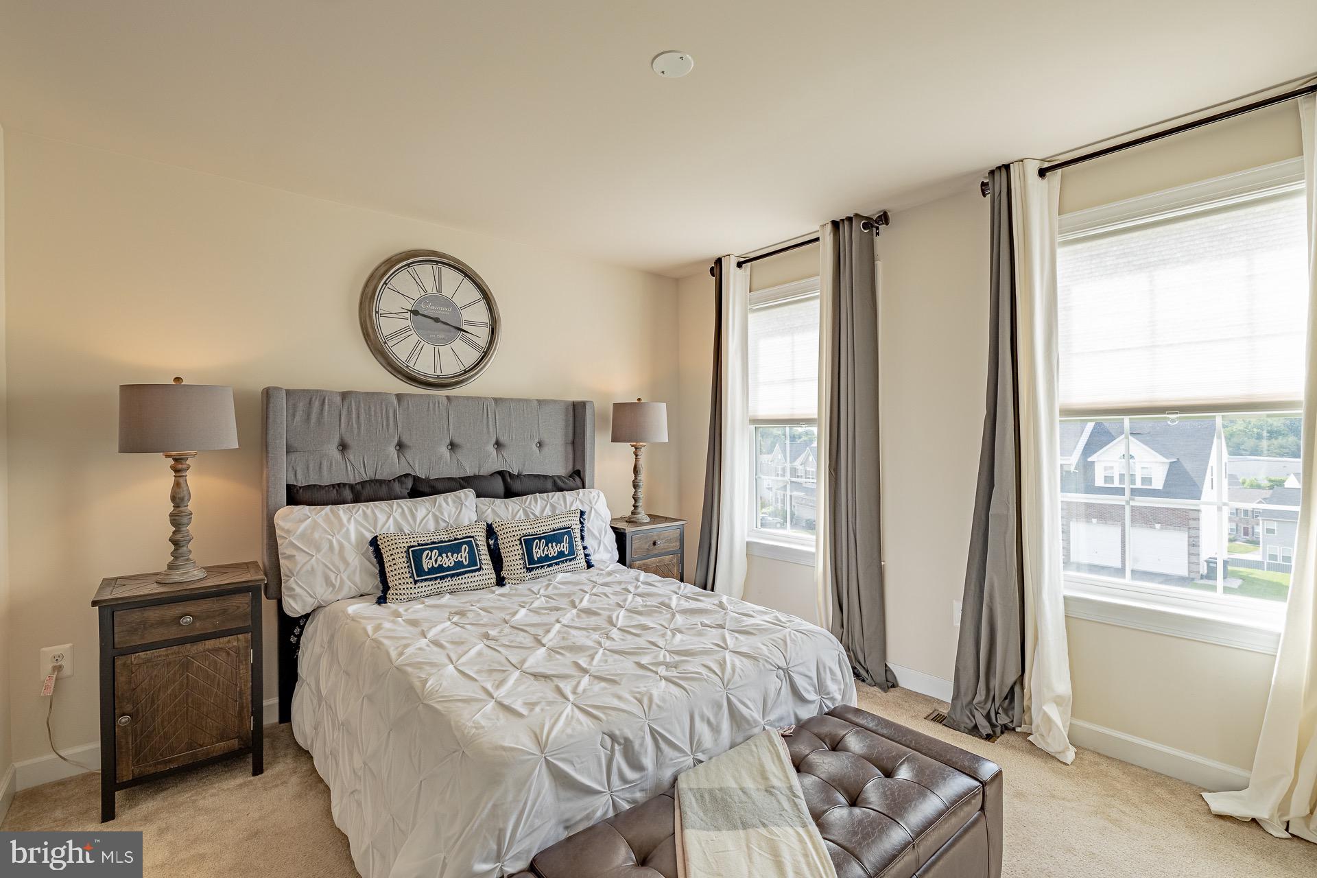 EAGLES POINTE - Residential