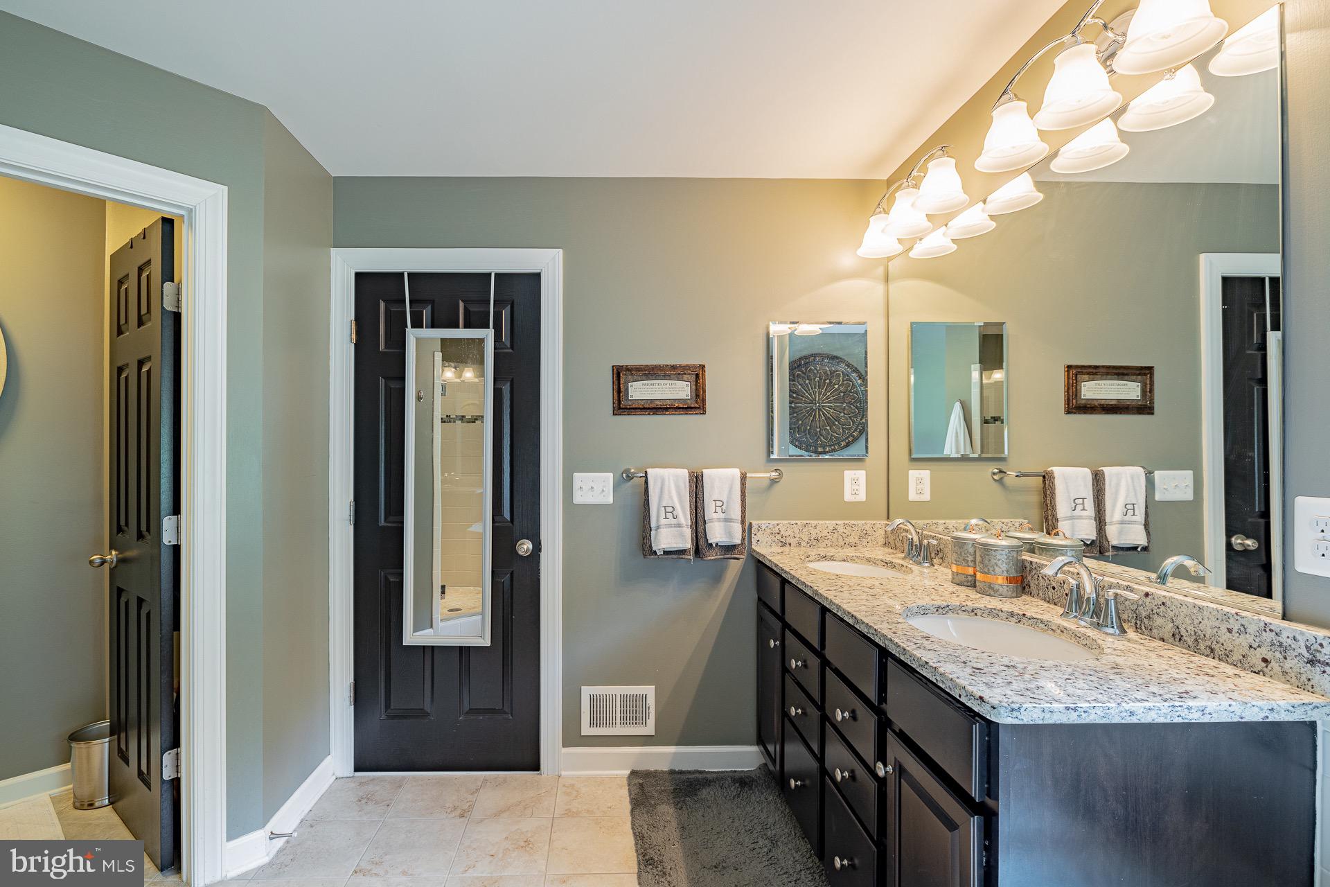 EAGLES POINTE - Residential