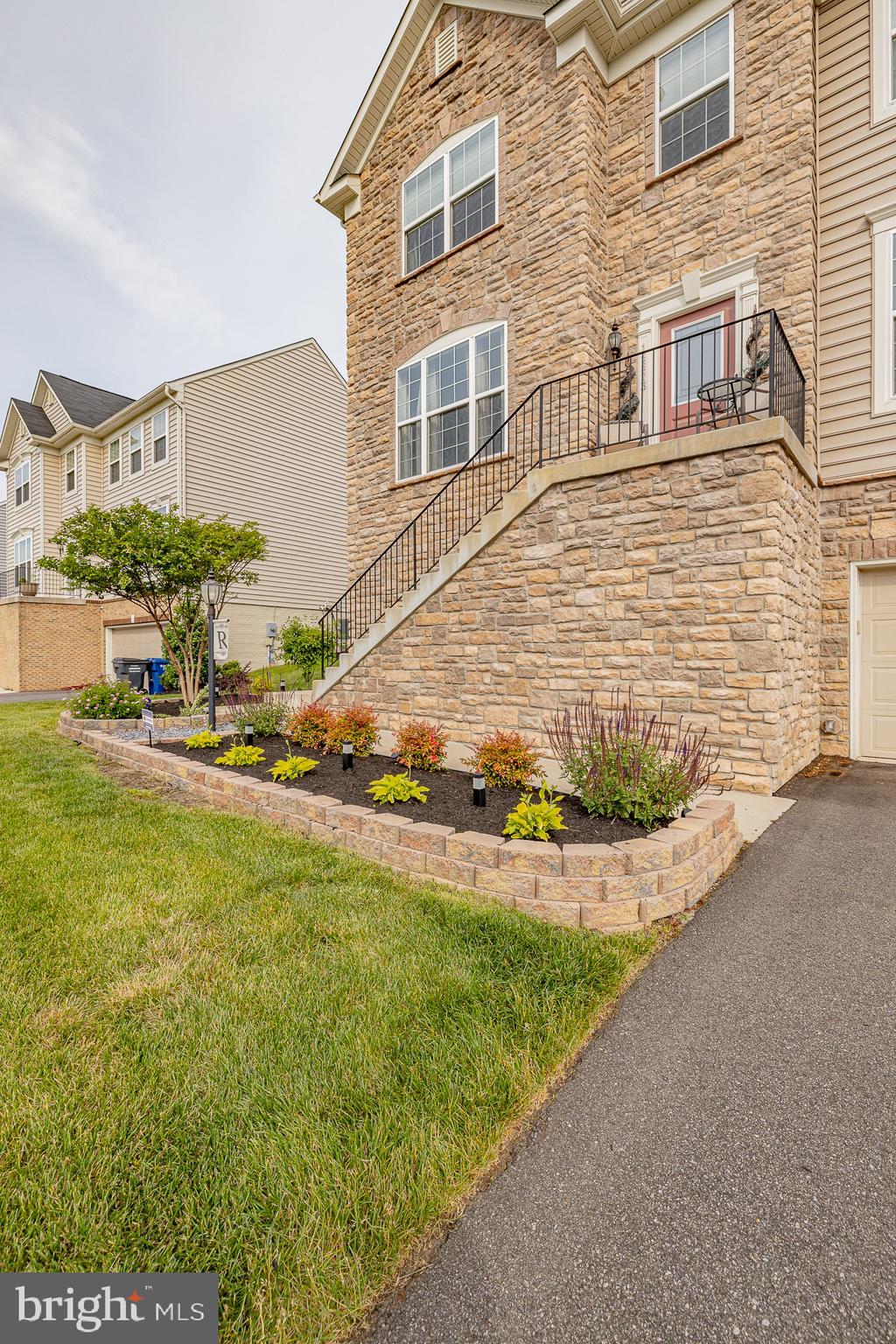 EAGLES POINTE - Residential