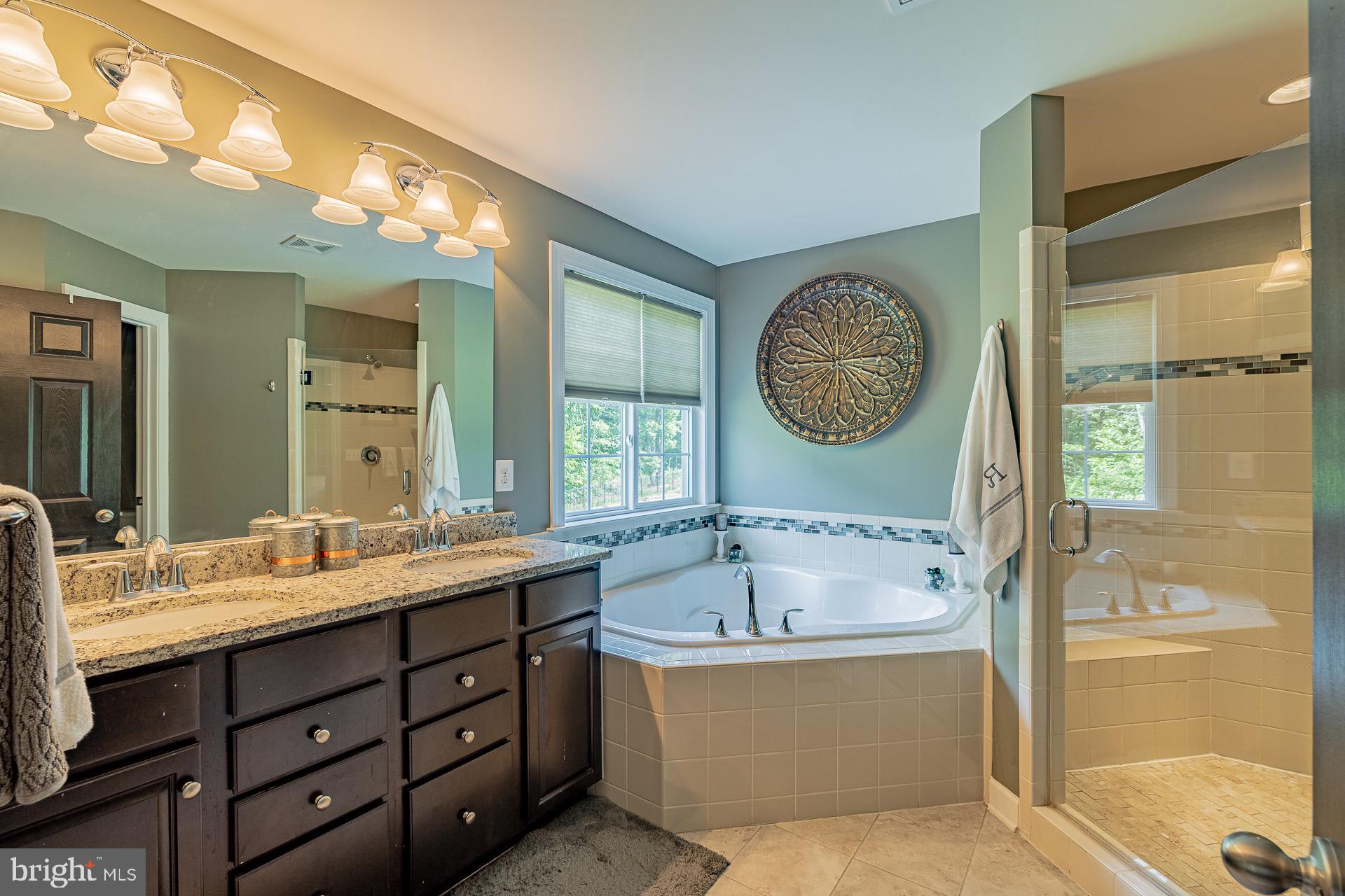 EAGLES POINTE - Residential