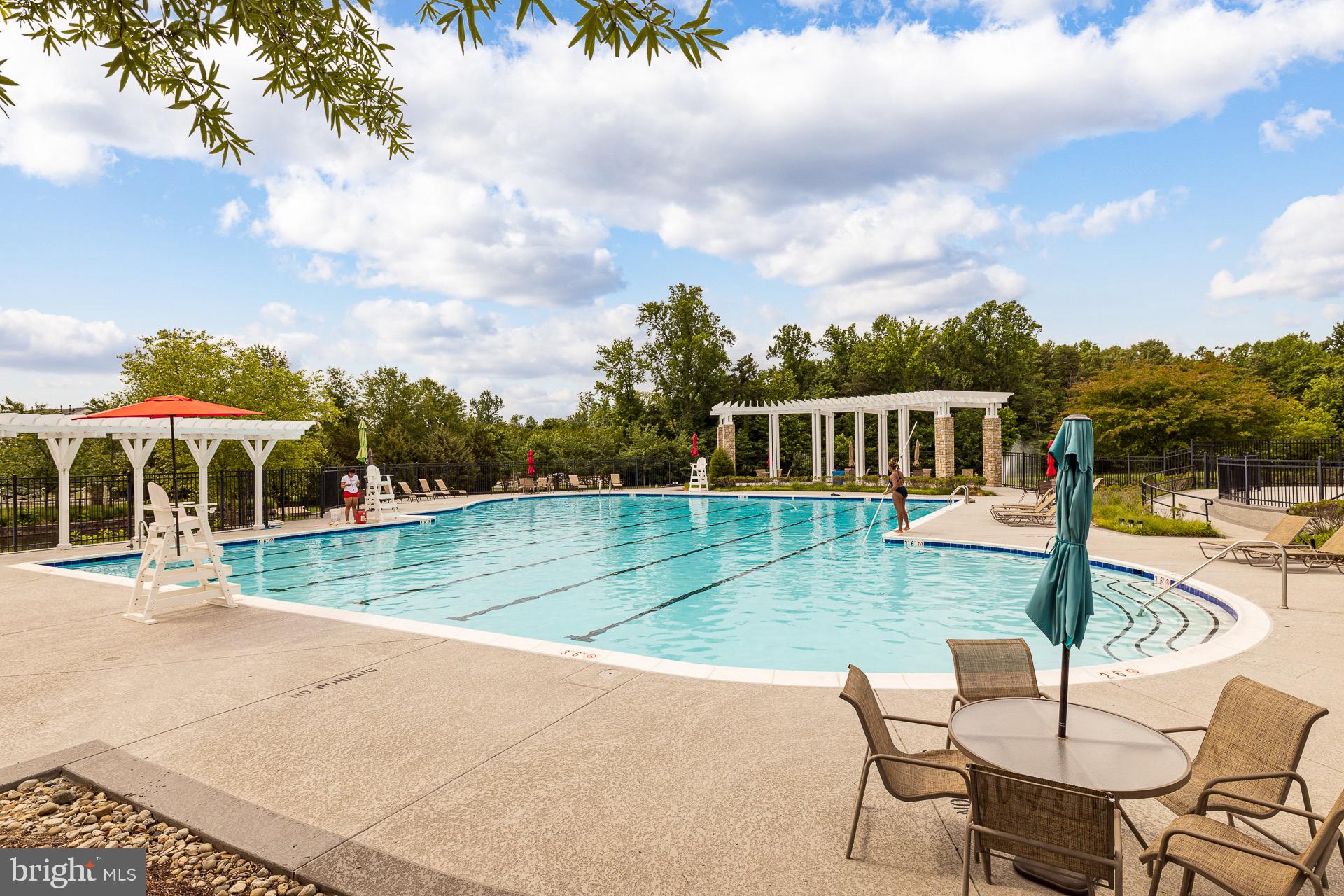 EAGLES POINTE - Residential