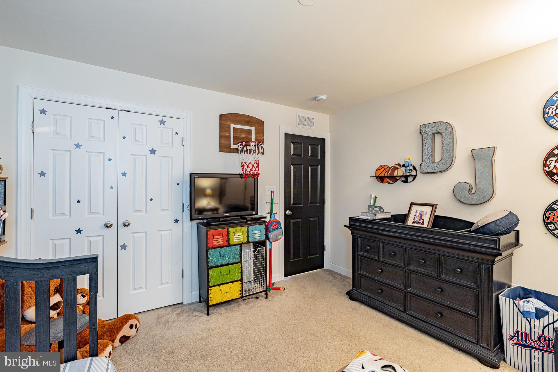 EAGLES POINTE - Residential